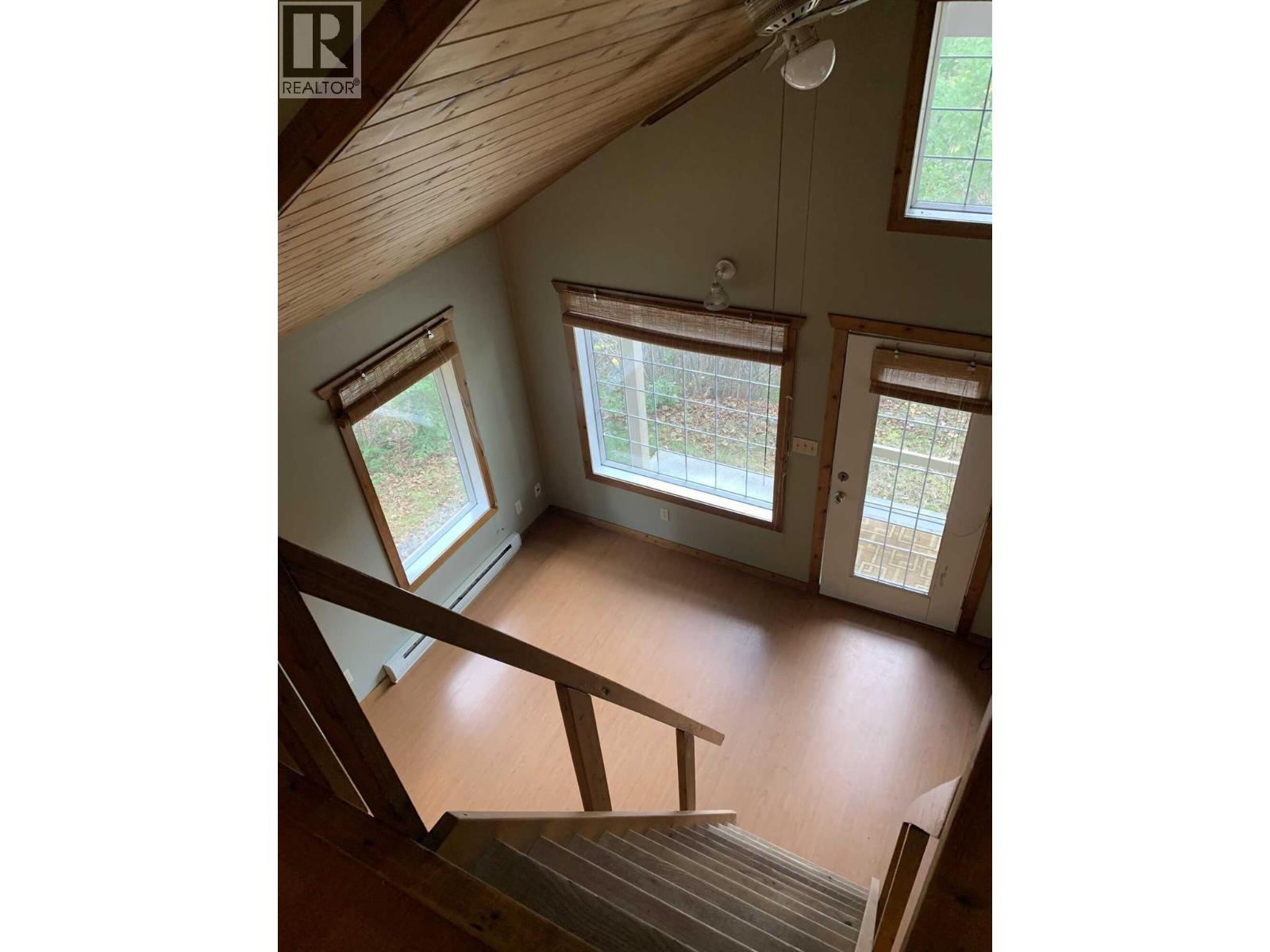 5525 Ducksway Road, Winlaw, British Columbia  V0G 2J0 - Photo 5 - 10327943