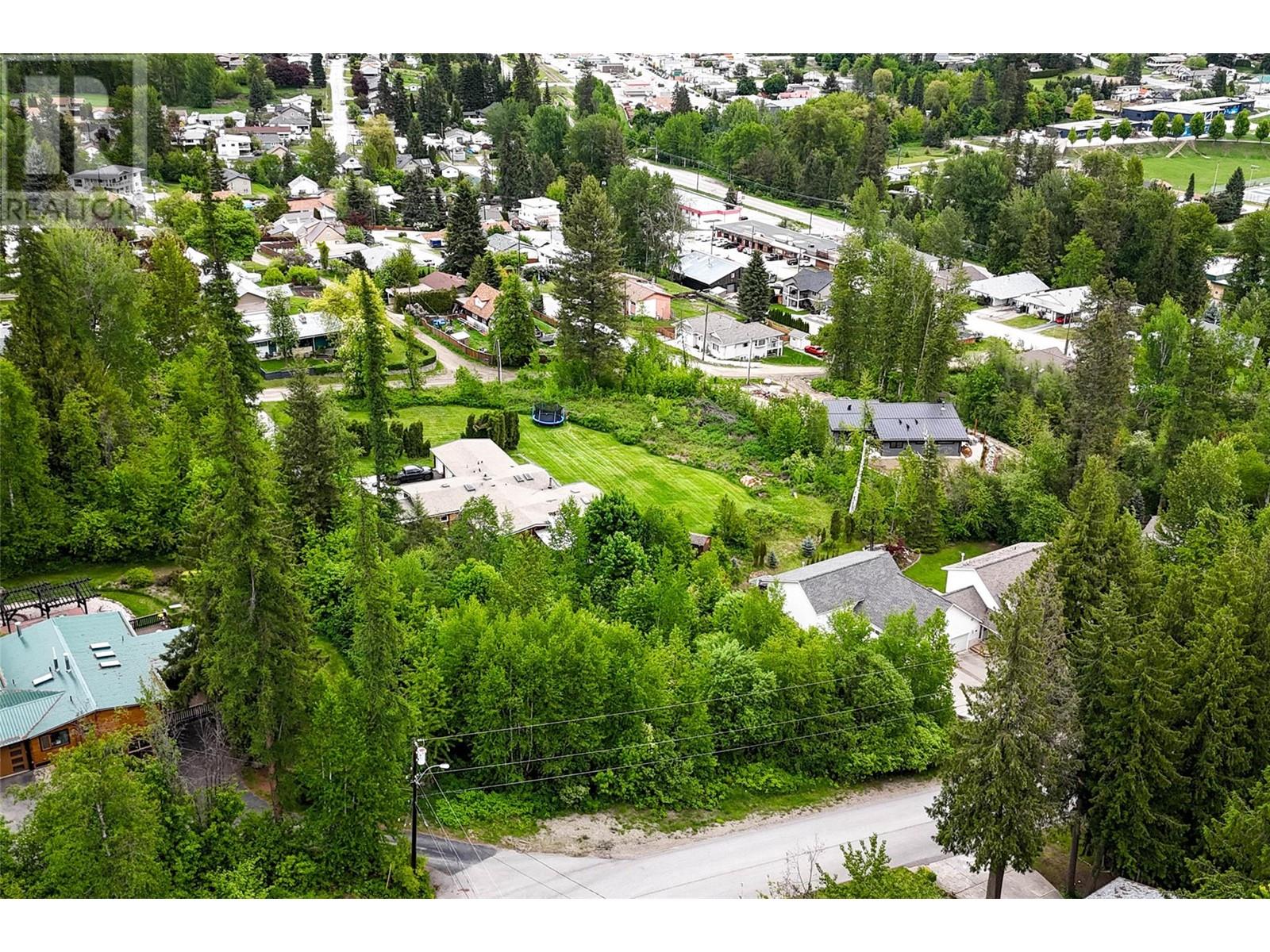 28 Evergreen Avenue, Fruitvale, British Columbia  V0G 1L0 - Photo 7 - 10328557