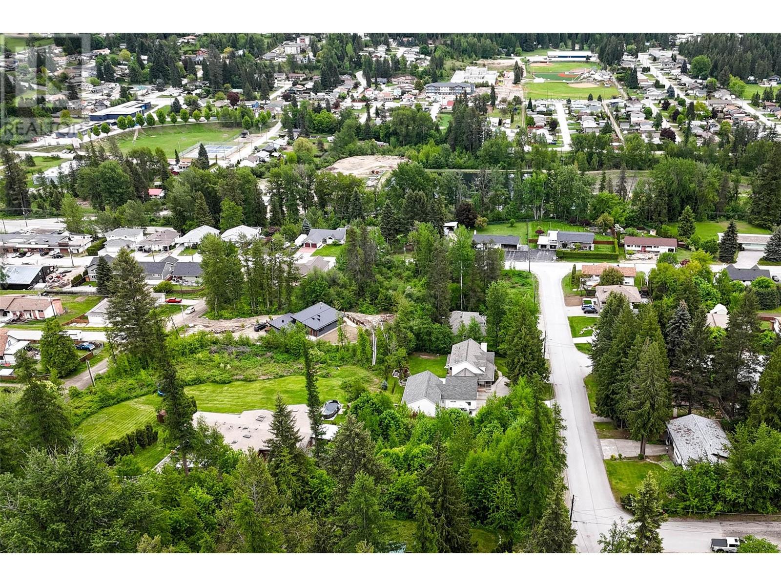 28 Evergreen Avenue, Fruitvale, British Columbia  V0G 1L0 - Photo 9 - 10328557