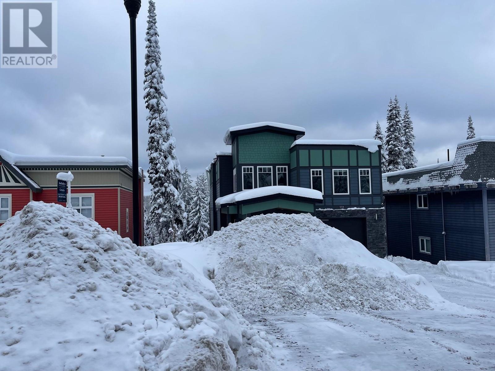 555 Monashee Road, Silver Star, British Columbia  V1B 3M1 - Photo 6 - 10329235