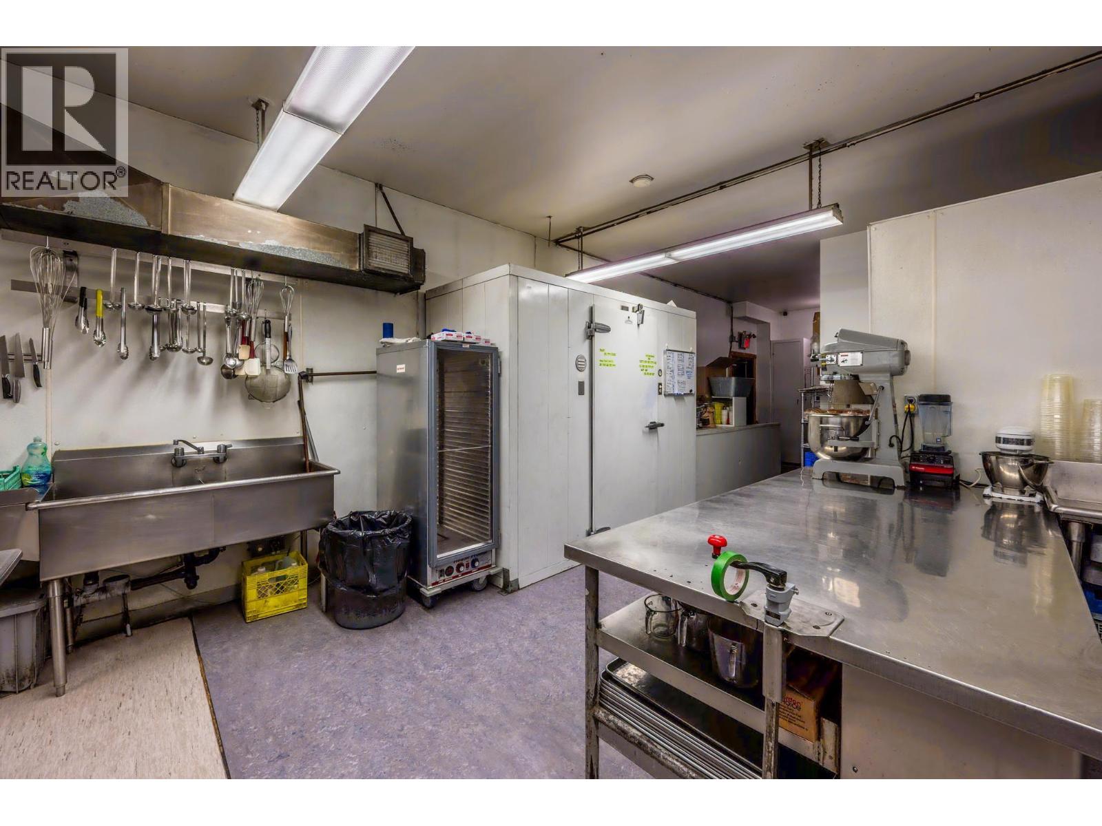 901 10th  S Avenue, Golden, British Columbia  V0A 1H0 - Photo 37 - 10329405