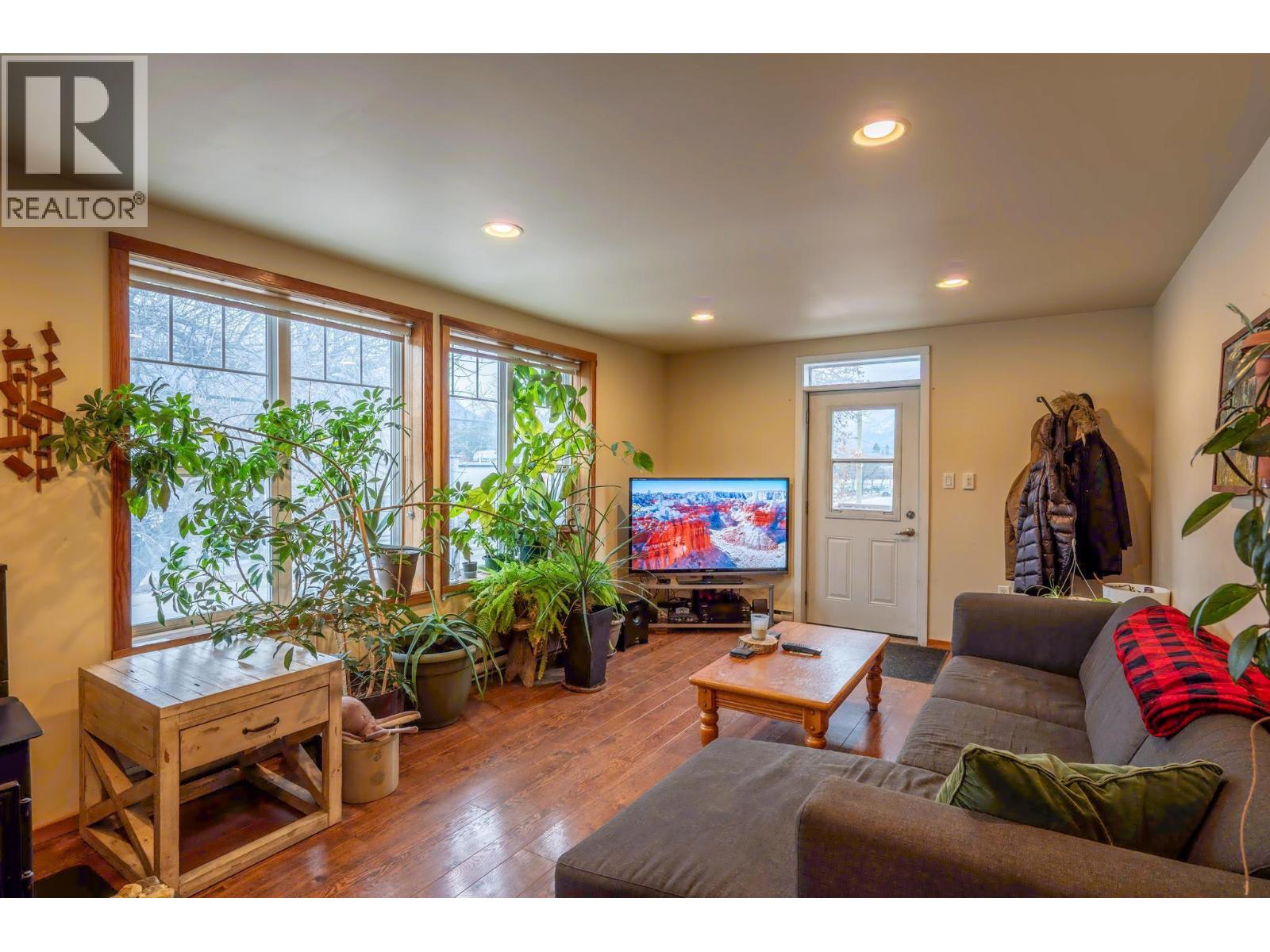 901 10th  S Avenue, Golden, British Columbia  V0A 1H0 - Photo 47 - 10329405