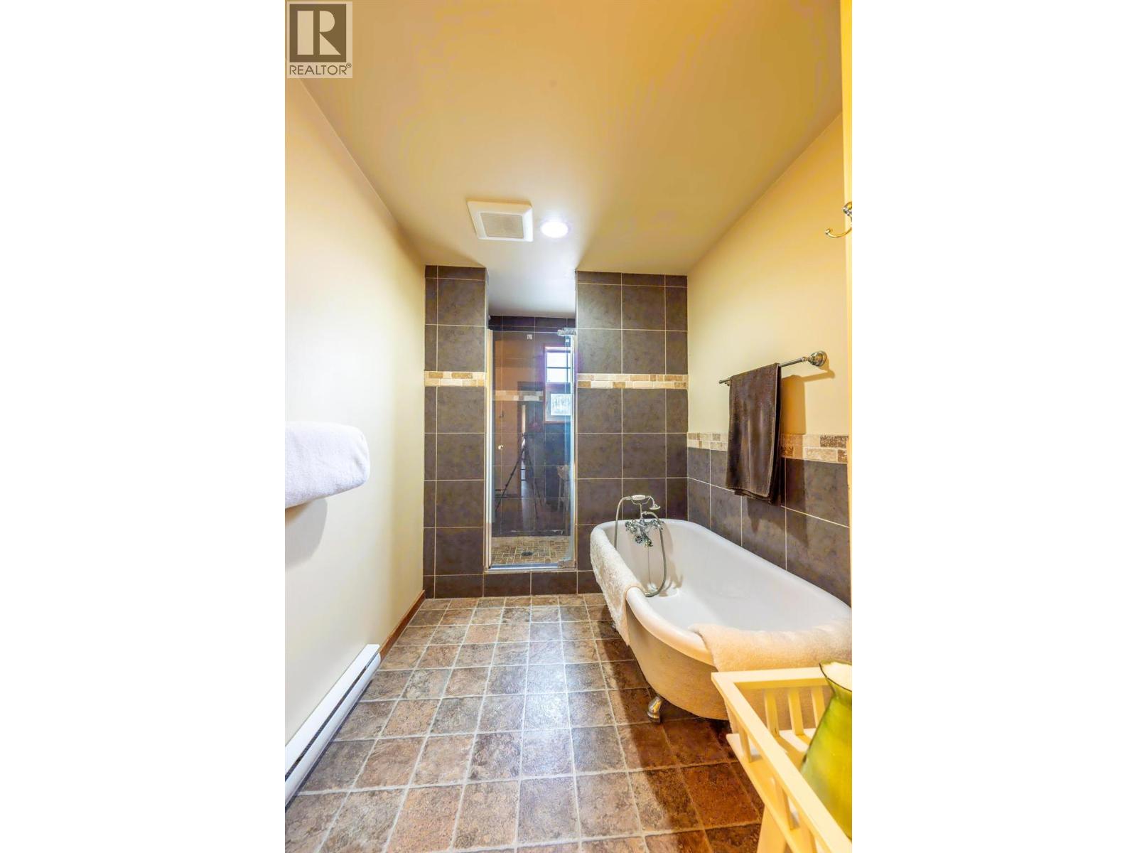 901 10th  S Avenue, Golden, British Columbia  V0A 1H0 - Photo 71 - 10329405