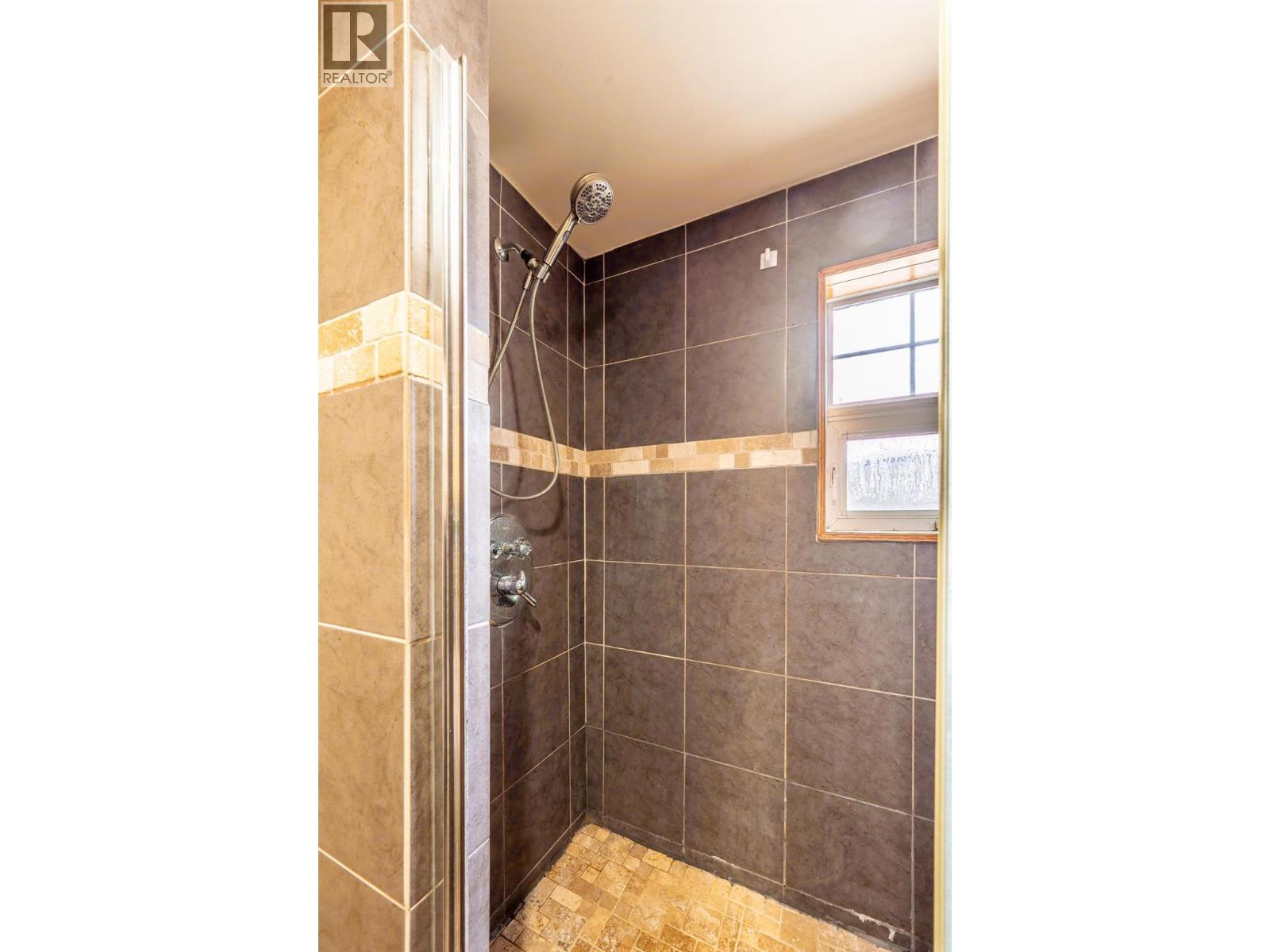 901 10th  S Avenue, Golden, British Columbia  V0A 1H0 - Photo 73 - 10329405