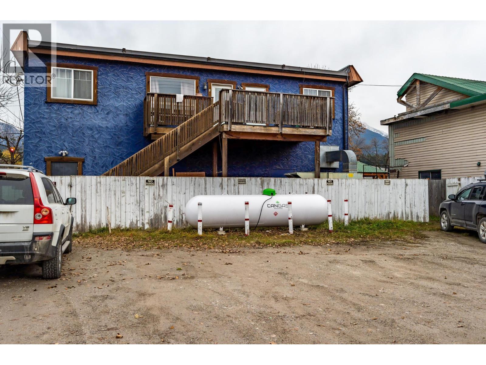 901 10th  S Avenue, Golden, British Columbia  V0A 1H0 - Photo 91 - 10329405