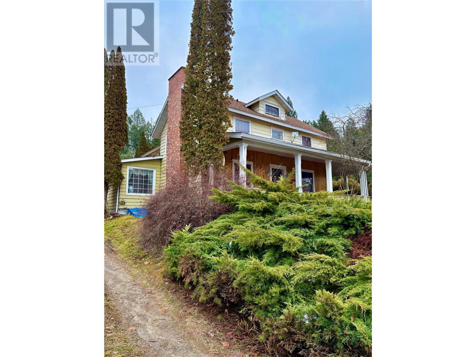 340 Highway 21 Highway, Creston, British Columbia  V0B 1G2 - Photo 1 - 10329778