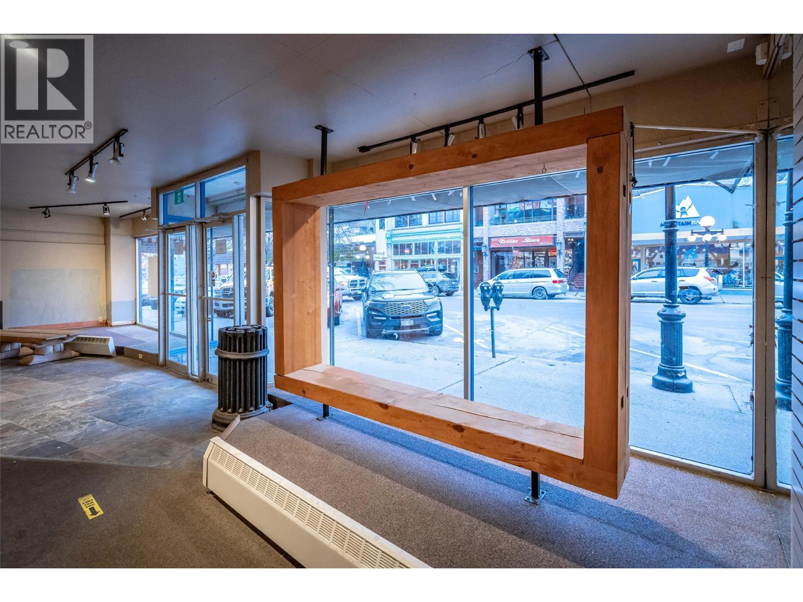 639 Baker Street, Nelson, British Columbia  V1L 4J3 - Photo 10 - 10330668