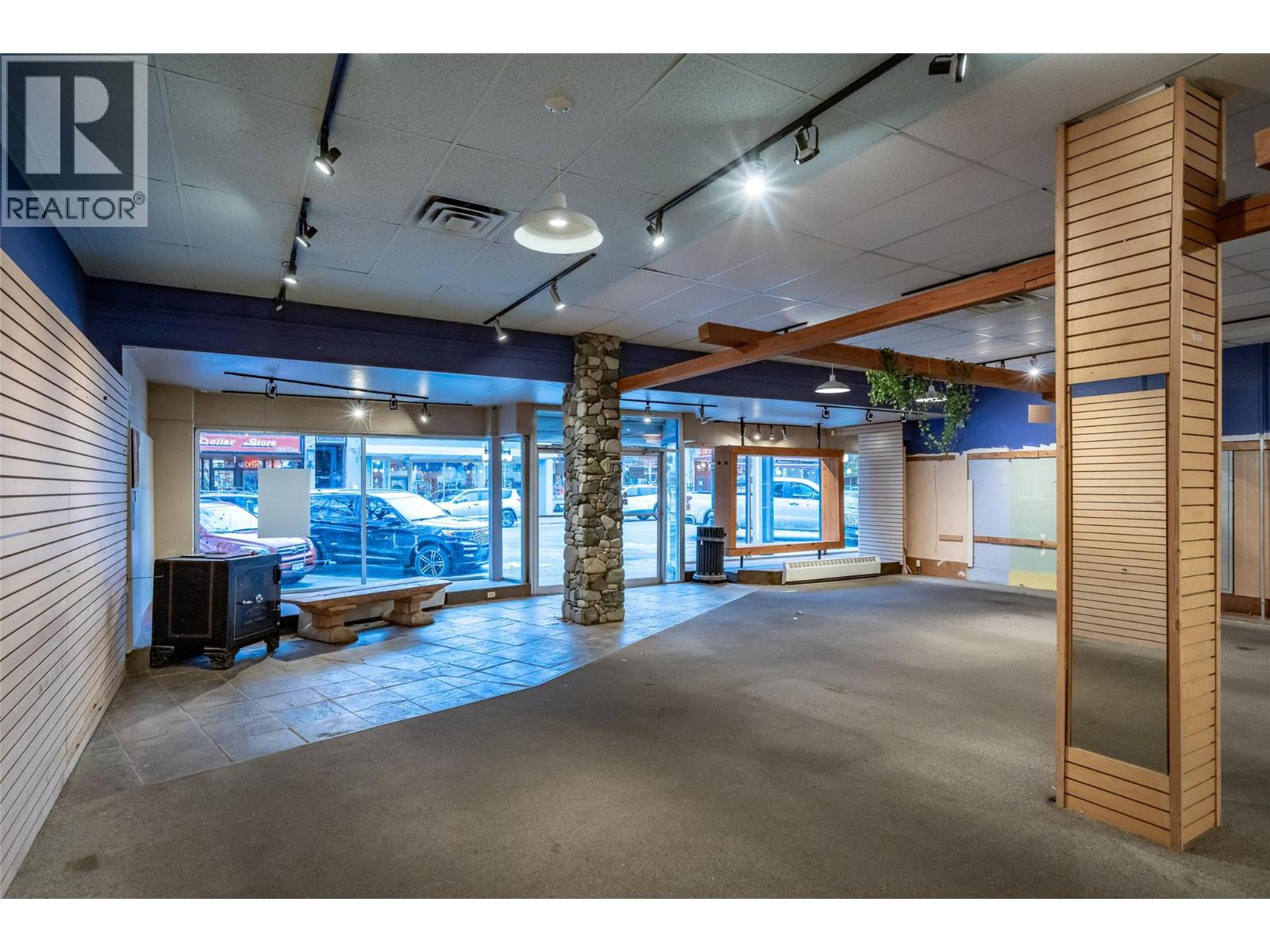 639 Baker Street, Nelson, British Columbia  V1L 4J3 - Photo 11 - 10330668