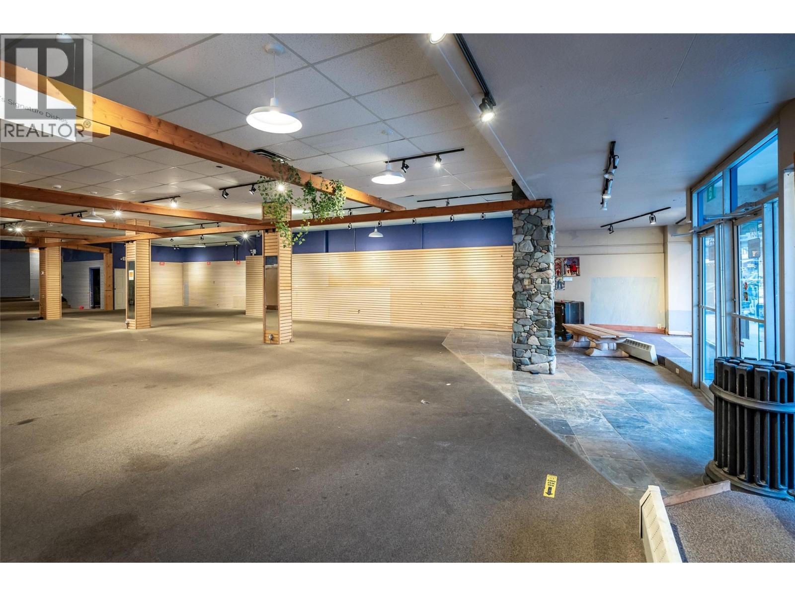 639 Baker Street, Nelson, British Columbia  V1L 4J3 - Photo 13 - 10330668