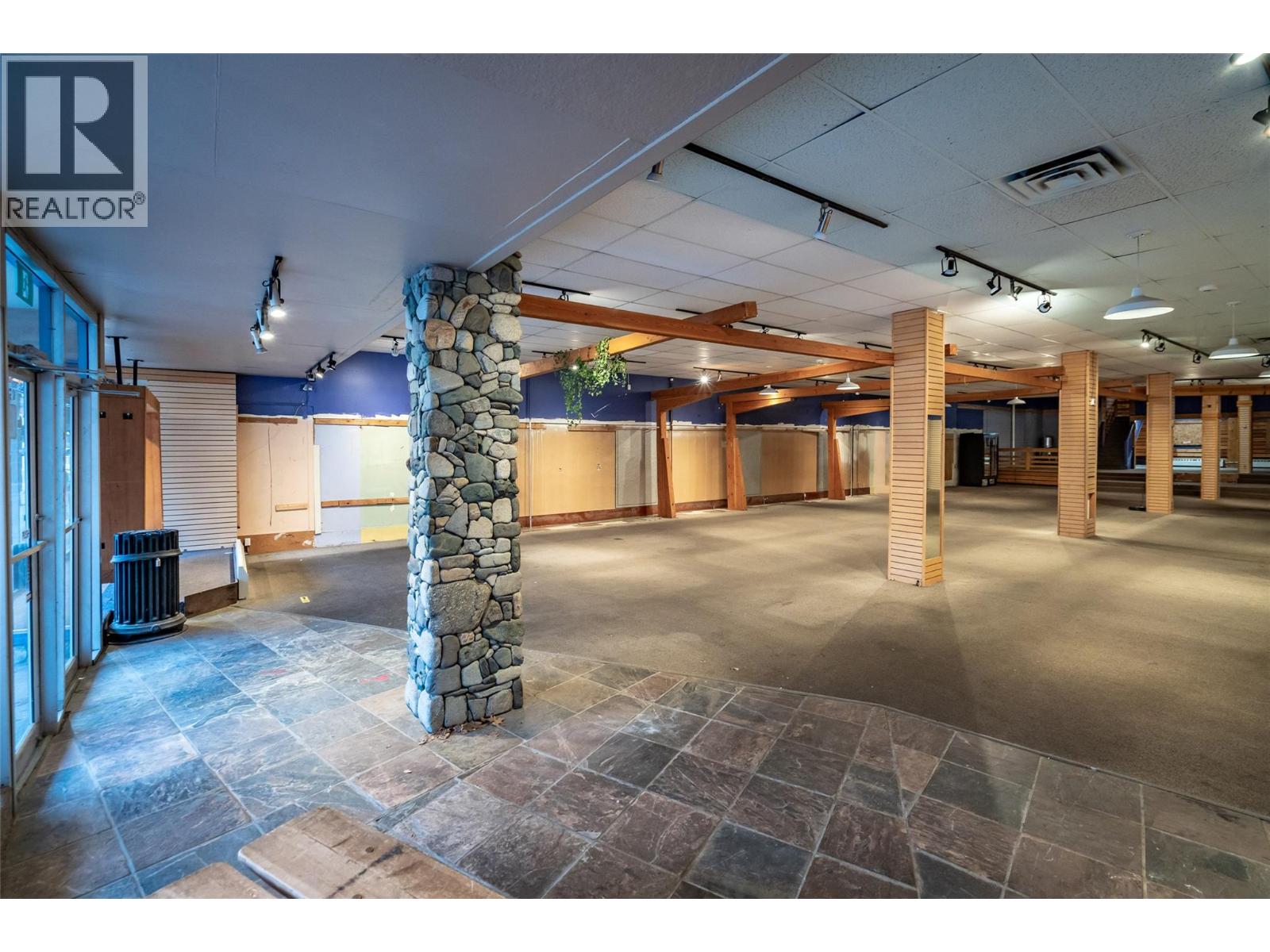 639 Baker Street, Nelson, British Columbia  V1L 4J3 - Photo 14 - 10330668