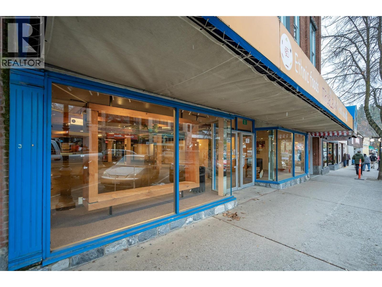 639 Baker Street, Nelson, British Columbia  V1L 4J3 - Photo 2 - 10330668