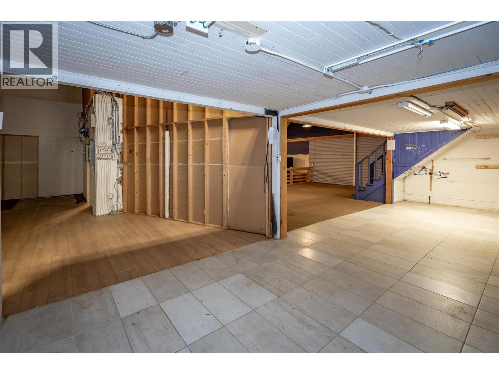 639 Baker Street, Nelson, British Columbia  V1L 4J3 - Photo 34 - 10330668