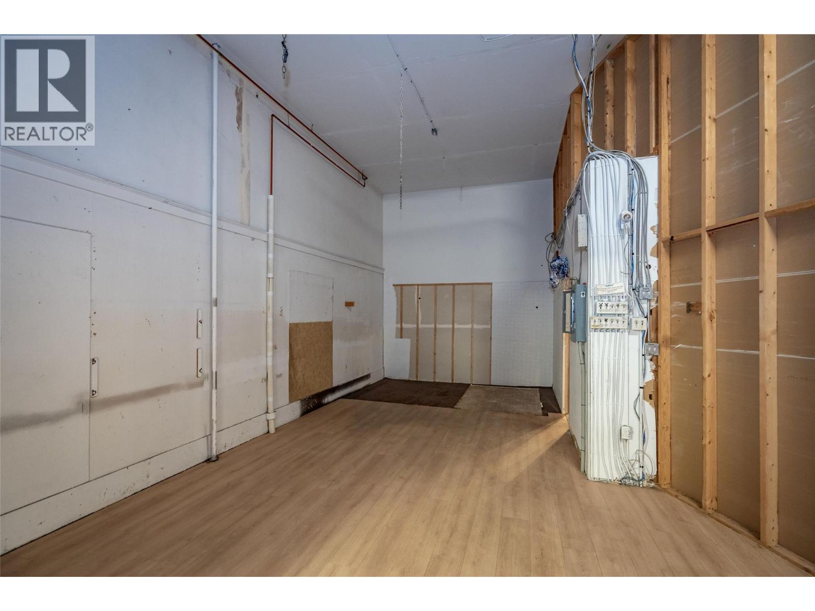 639 Baker Street, Nelson, British Columbia  V1L 4J3 - Photo 35 - 10330668