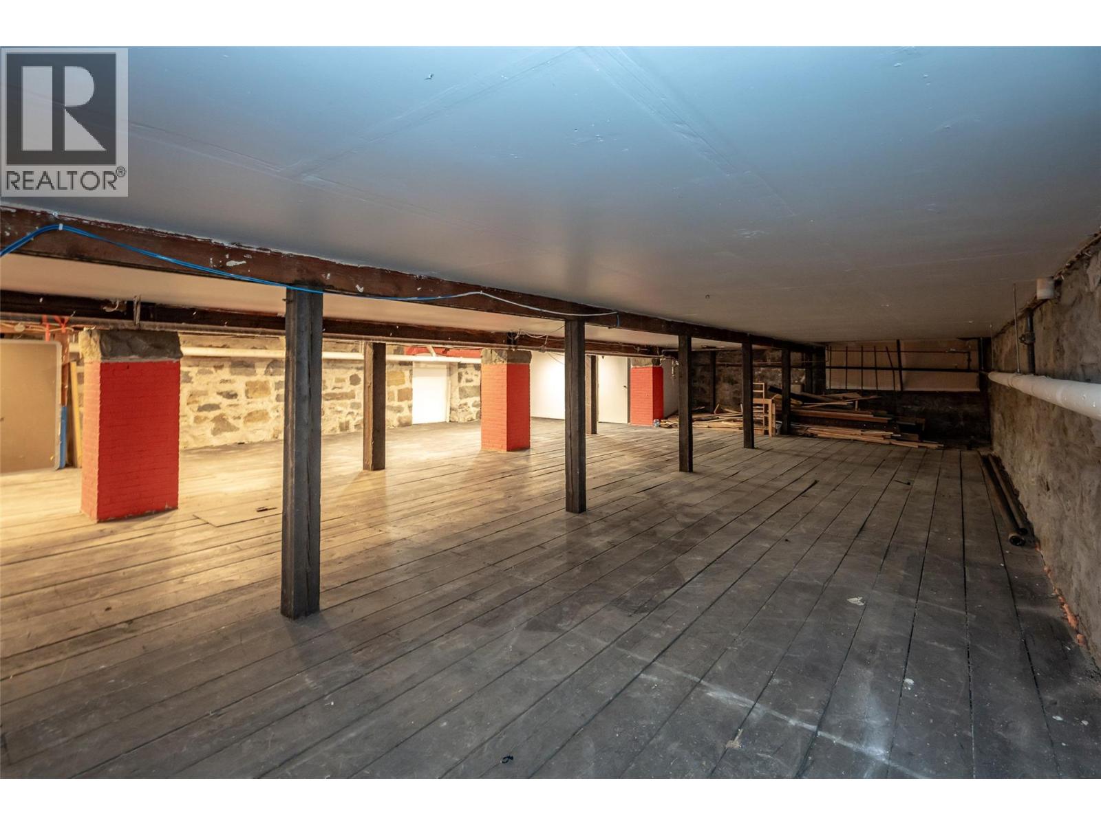 639 Baker Street, Nelson, British Columbia  V1L 4J3 - Photo 40 - 10330668