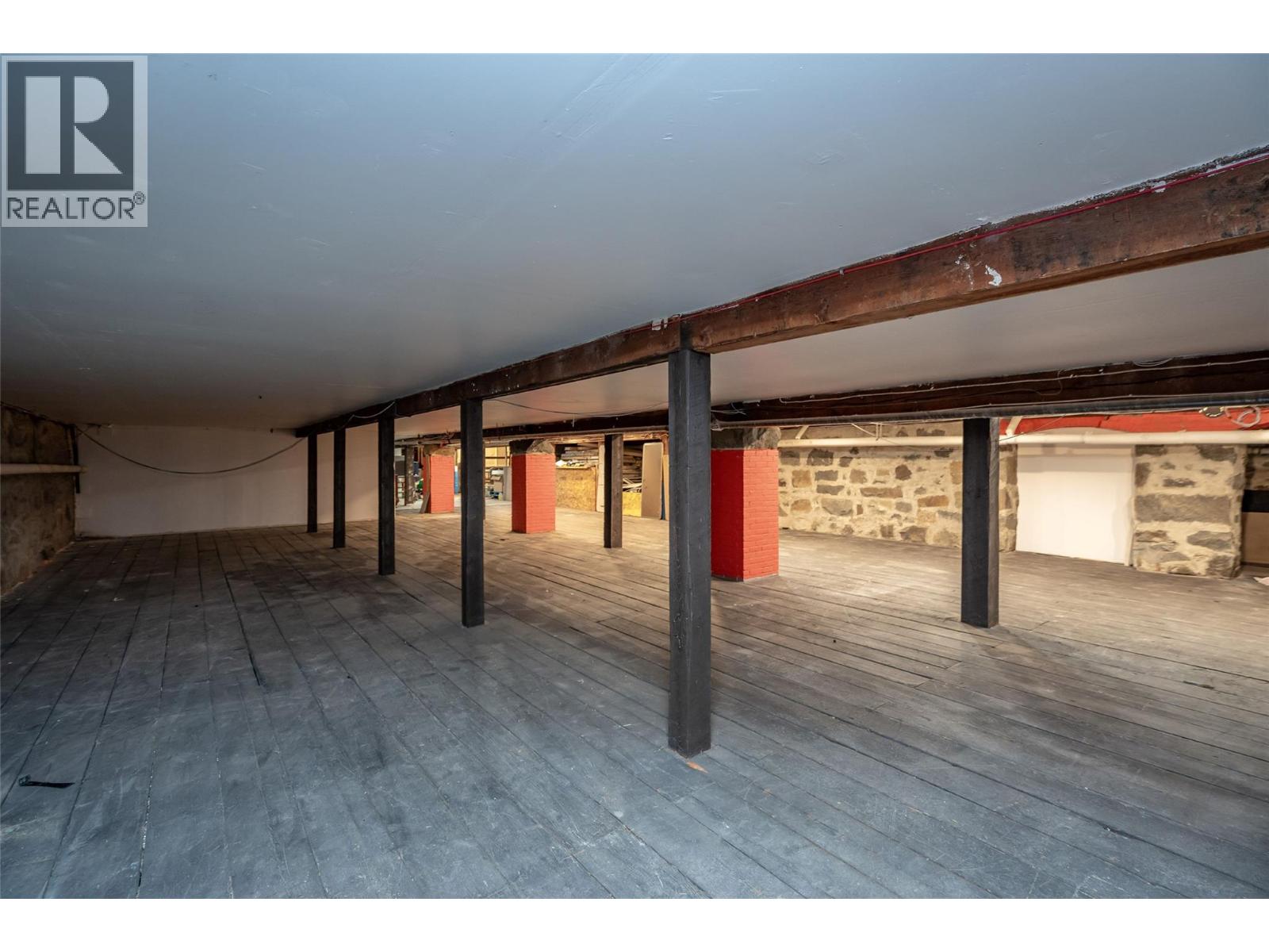 639 Baker Street, Nelson, British Columbia  V1L 4J3 - Photo 41 - 10330668