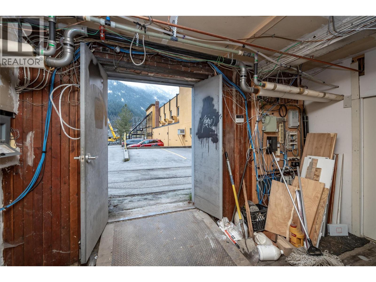 639 Baker Street, Nelson, British Columbia  V1L 4J3 - Photo 44 - 10330668