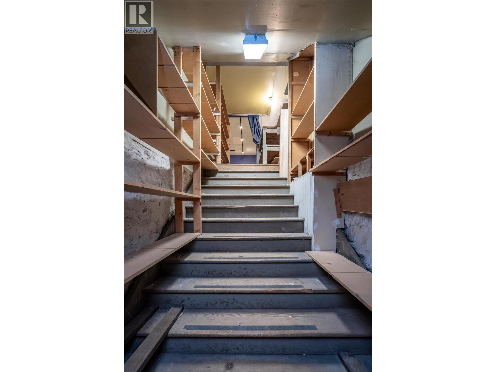 639 Baker Street, Nelson, British Columbia  V1L 4J3 - Photo 49 - 10330668