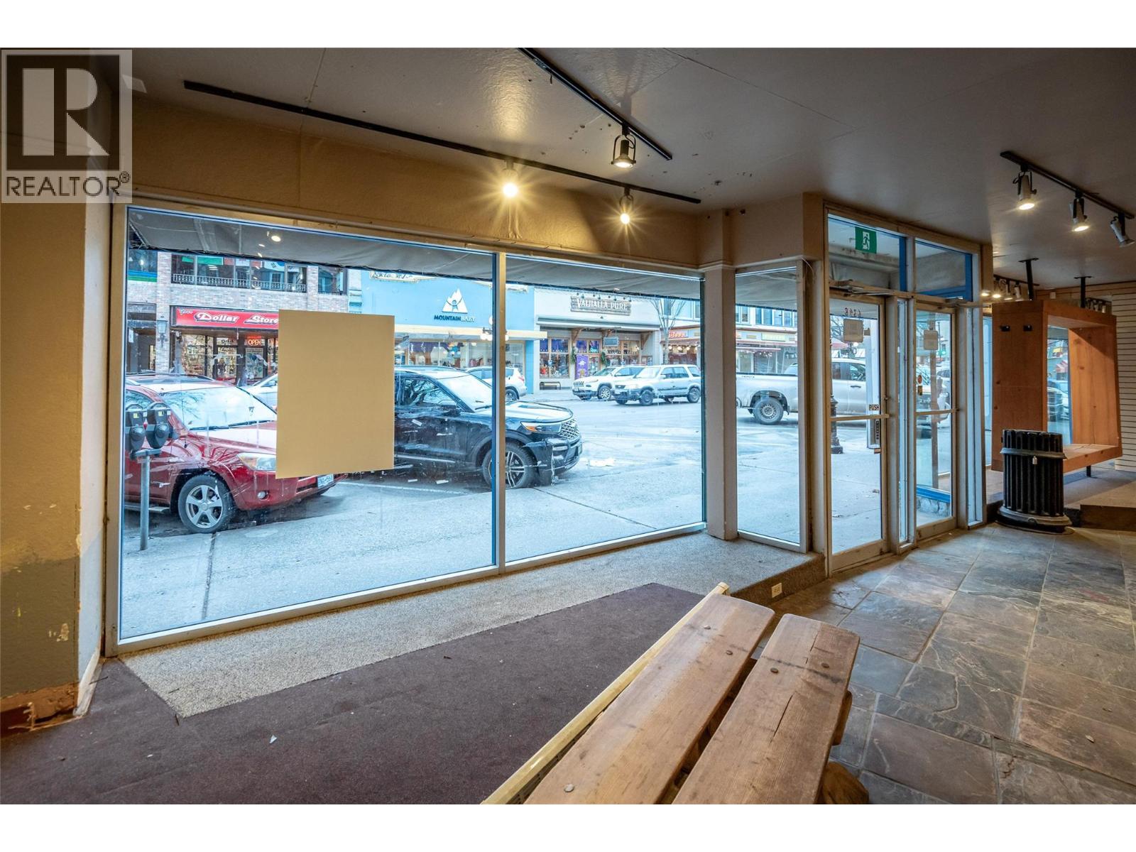 639 Baker Street, Nelson, British Columbia  V1L 4J3 - Photo 9 - 10330668