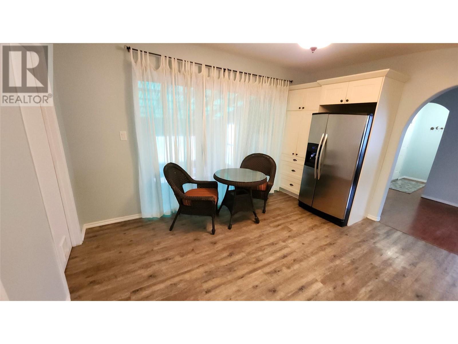 5870 Okanagan Street, Oliver, British Columbia  V0H 1T0 - Photo 9 - 10330666