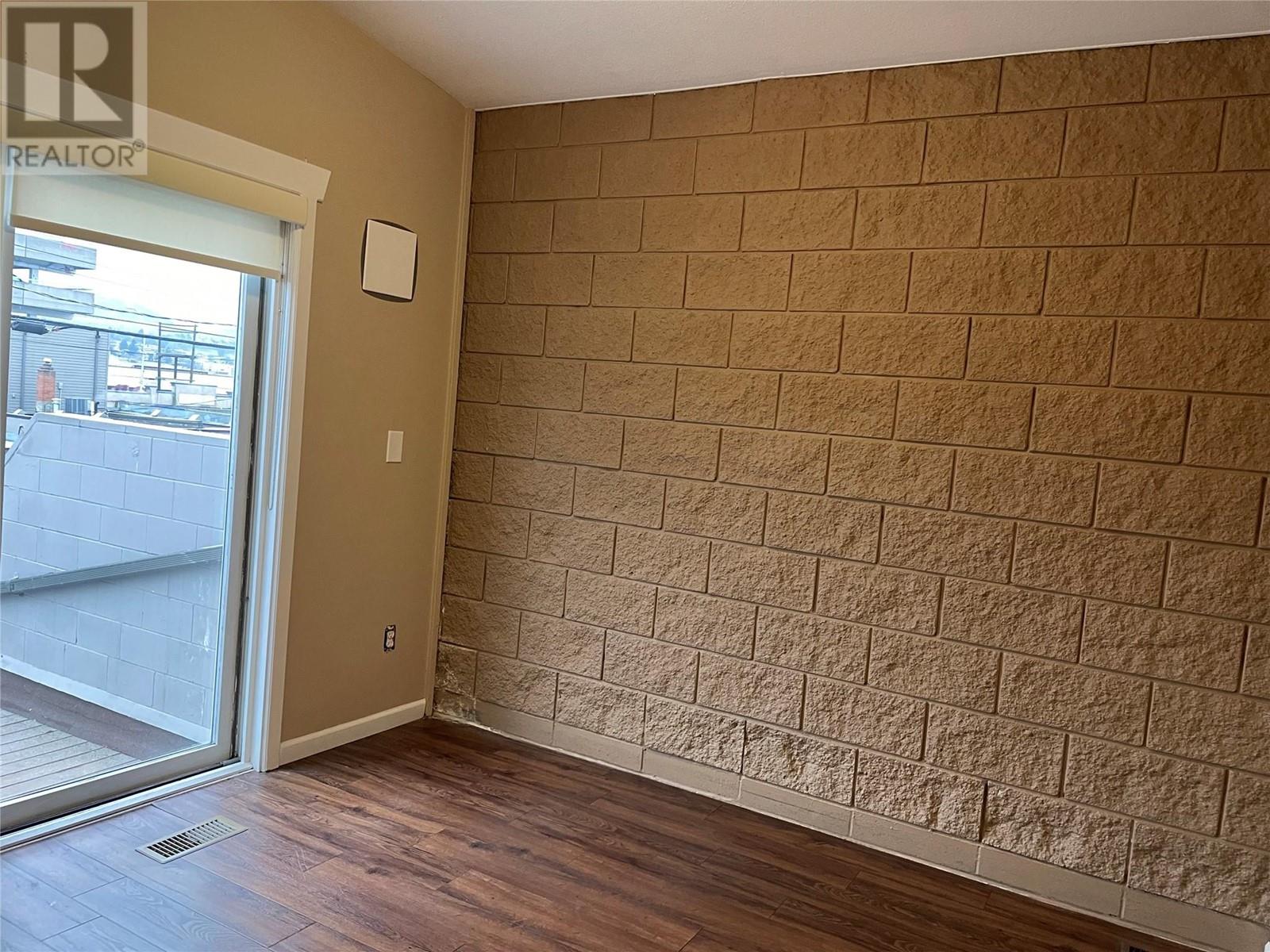 3202 32 Avenue, Vernon, British Columbia  V1T 2M5 - Photo 3 - 10330630