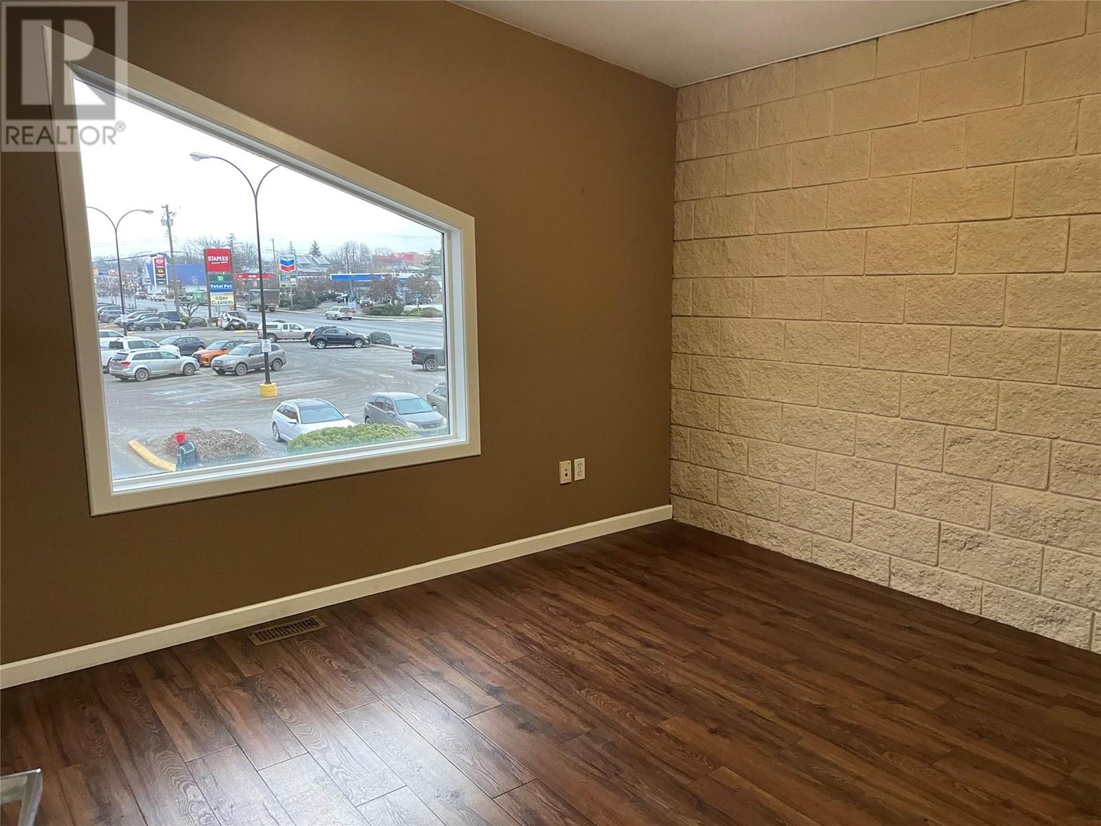 3202 32 Avenue, Vernon, British Columbia  V1T 2M5 - Photo 8 - 10330630