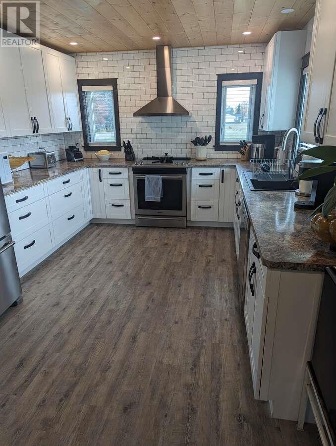 5595 Almond Gardens Road, Grand Forks, British Columbia  V0H 1H4 - Photo 3 - 10330847