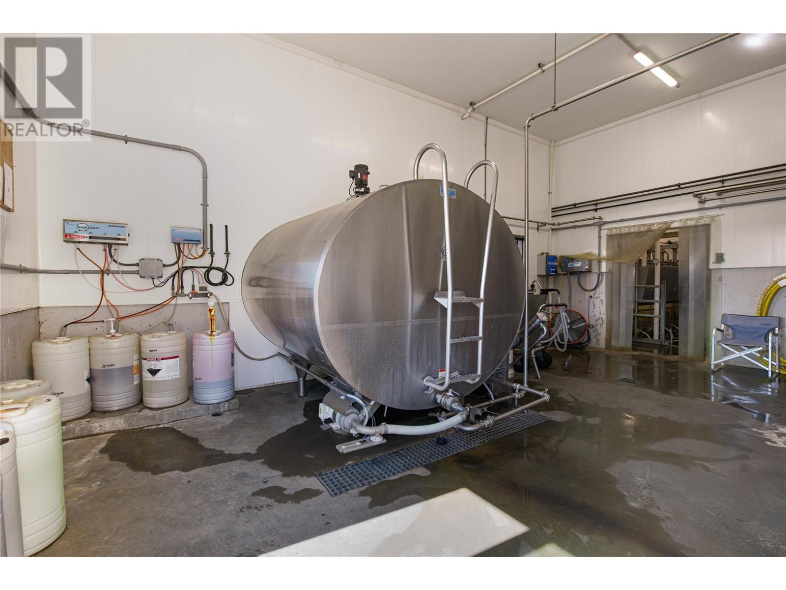 9982 97b Highway, Enderby, British Columbia  V0E 1V3 - Photo 10 - 10331525