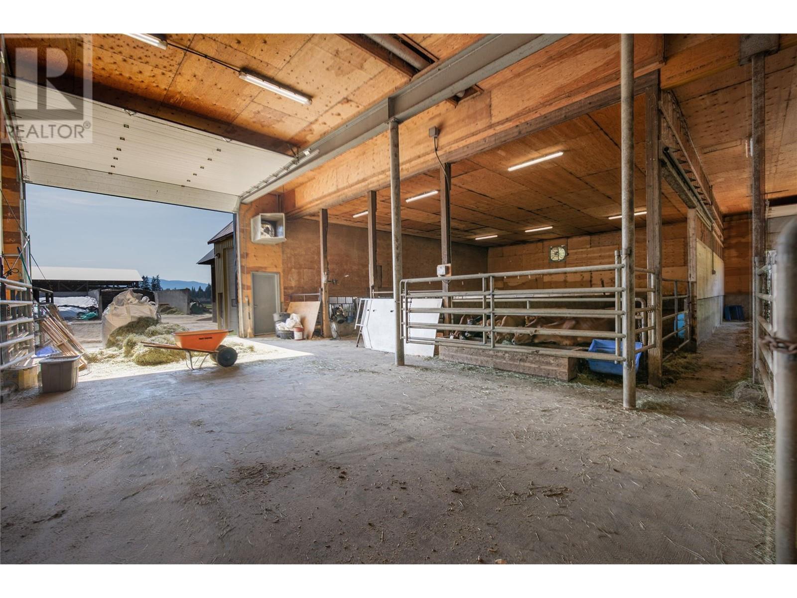 9982 97b Highway, Enderby, British Columbia  V0E 1V3 - Photo 15 - 10331525