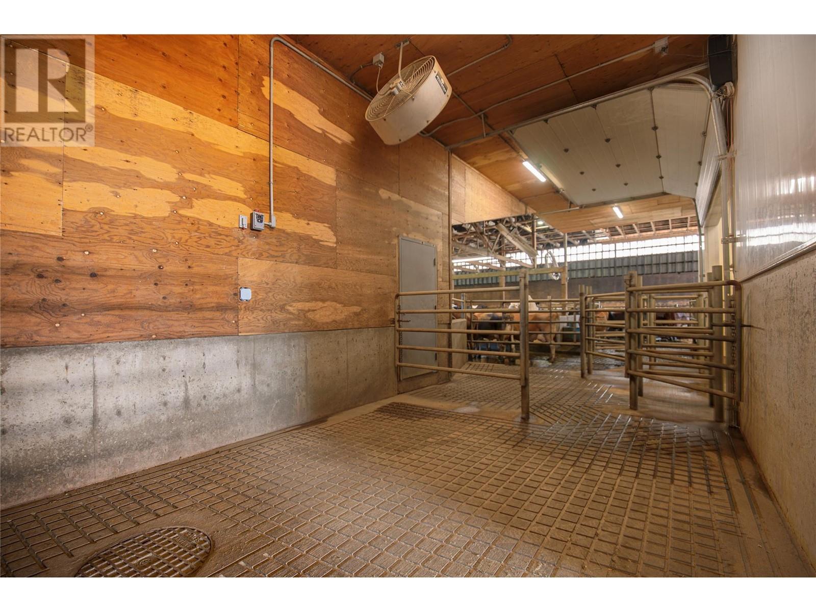 9982 97b Highway, Enderby, British Columbia  V0E 1V3 - Photo 16 - 10331525