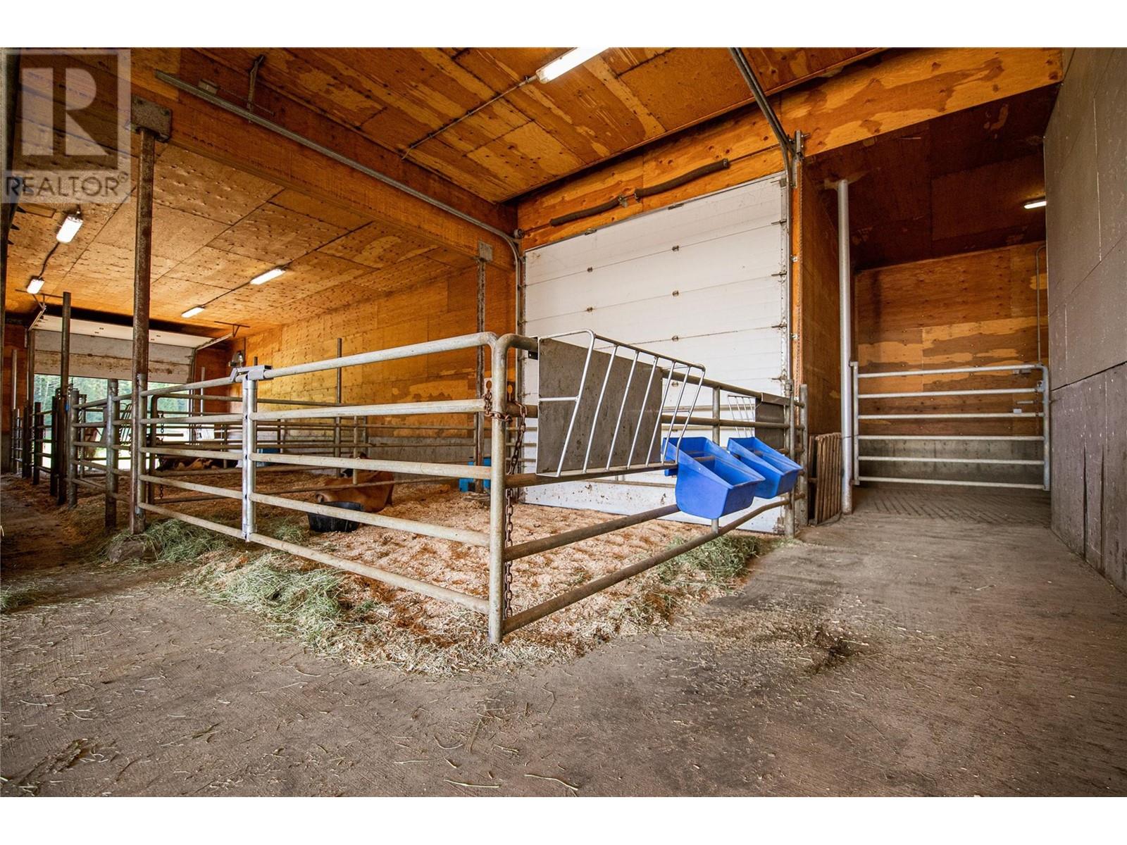 9982 97b Highway, Enderby, British Columbia  V0E 1V3 - Photo 18 - 10331525