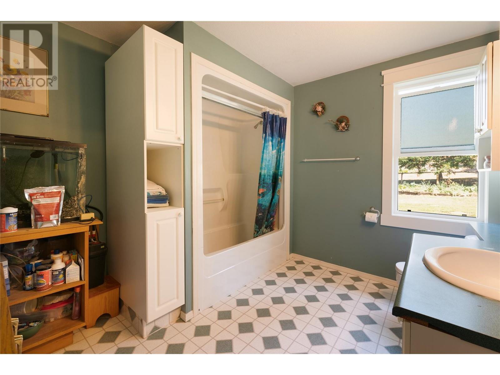 9982 97b Highway, Enderby, British Columbia  V0E 1V3 - Photo 27 - 10331525