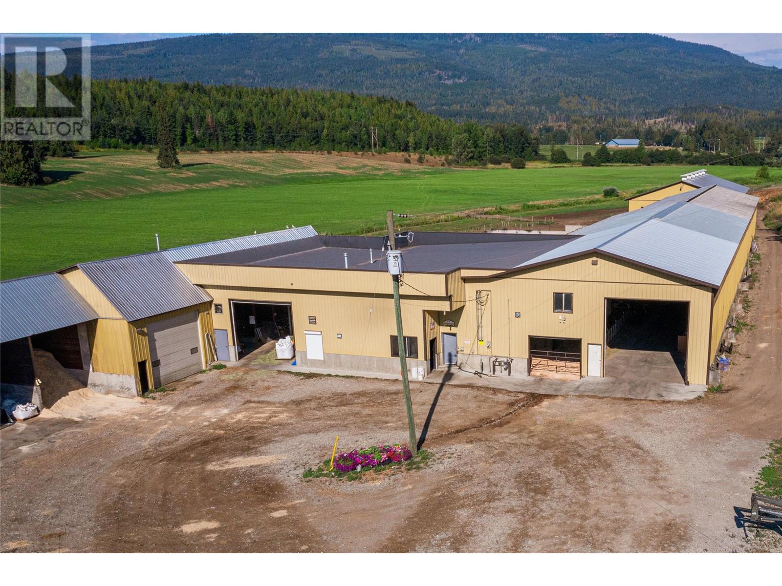 9982 97b Highway, Enderby, British Columbia  V0E 1V3 - Photo 4 - 10331525