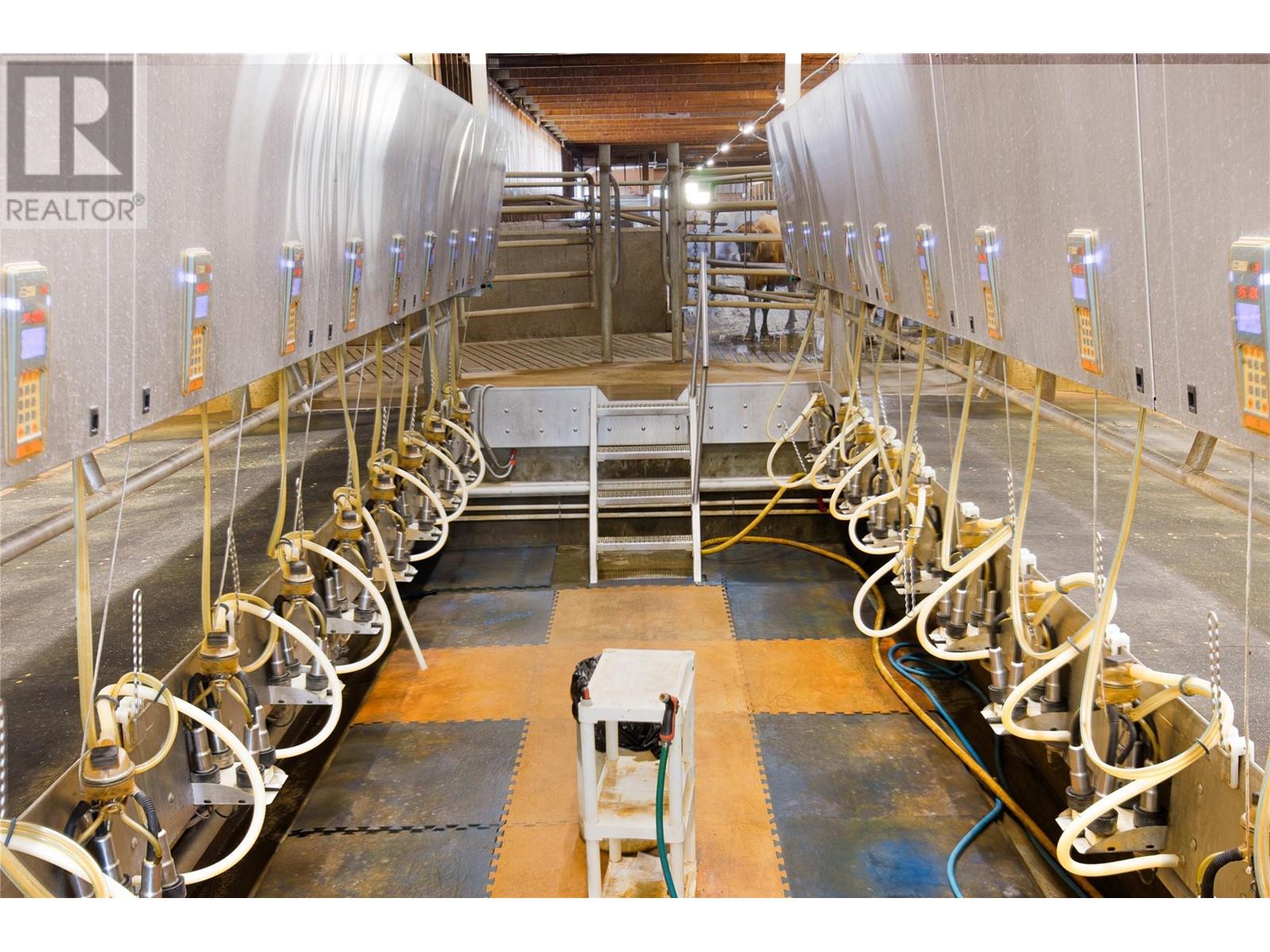 9982 97b Highway, Enderby, British Columbia  V0E 1V3 - Photo 8 - 10331525