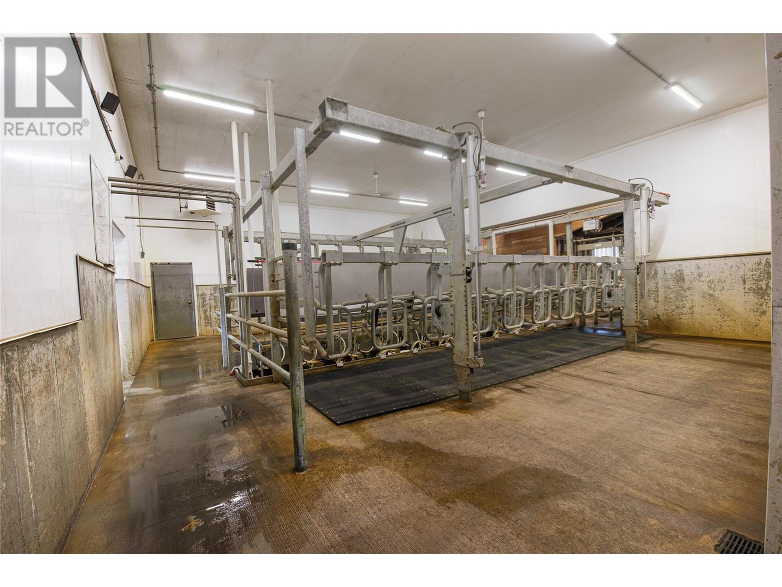 9982 97b Highway, Enderby, British Columbia  V0E 1V3 - Photo 9 - 10331525