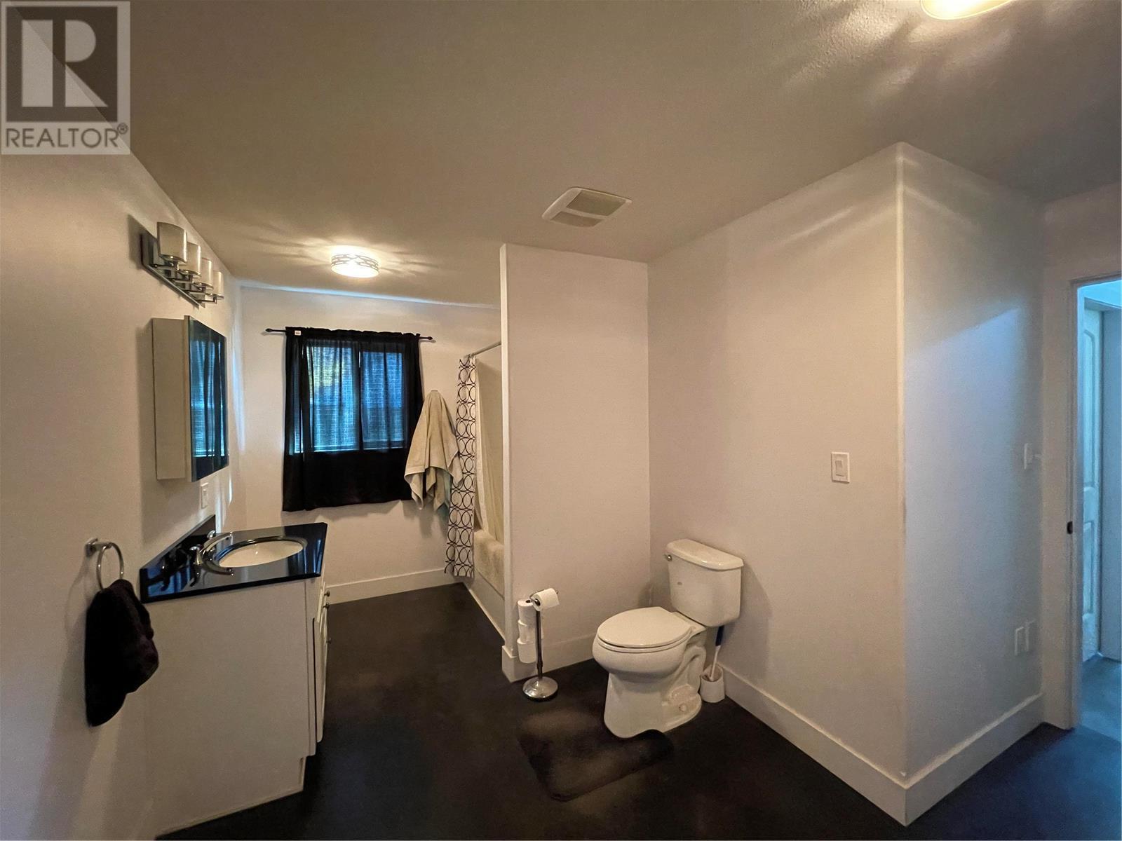 5763 Ponderosa Road, Falkland, British Columbia  V0E 1W0 - Photo 13 - 10331473