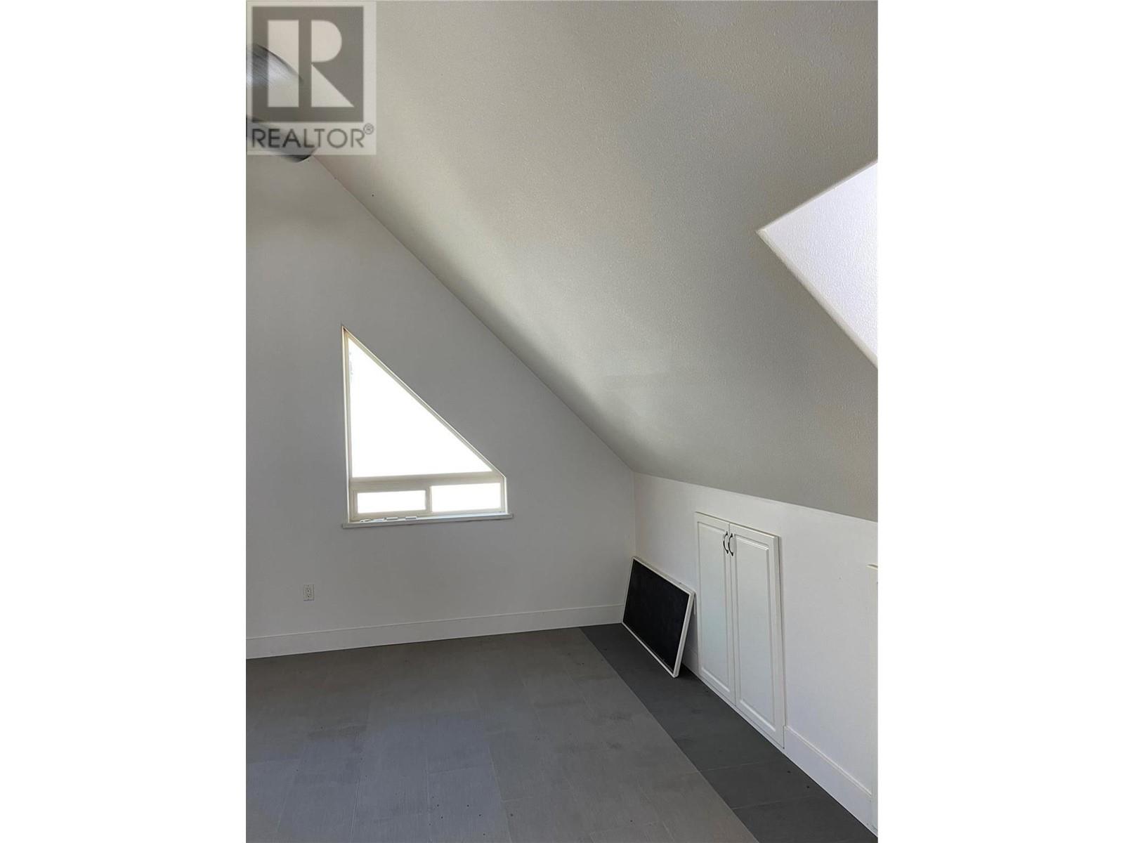 5763 Ponderosa Road, Falkland, British Columbia  V0E 1W0 - Photo 17 - 10331473