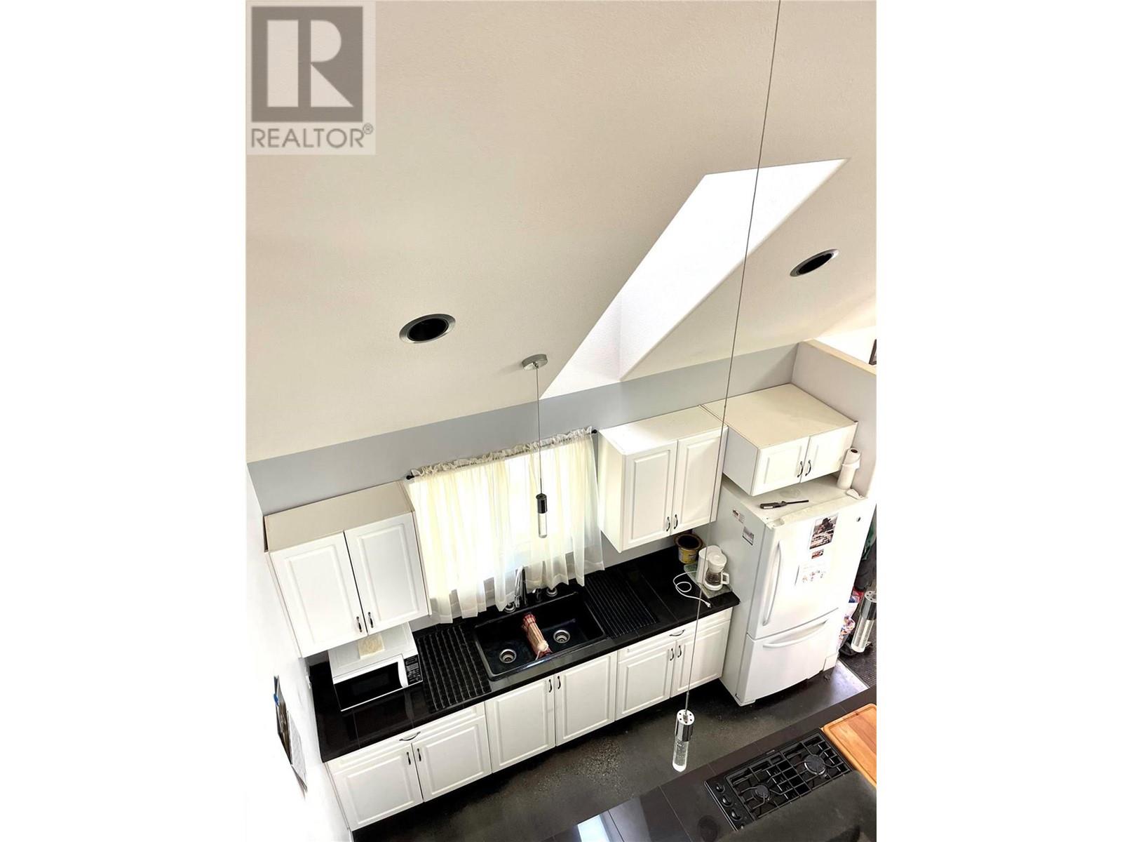 5763 Ponderosa Road, Falkland, British Columbia  V0E 1W0 - Photo 18 - 10331473