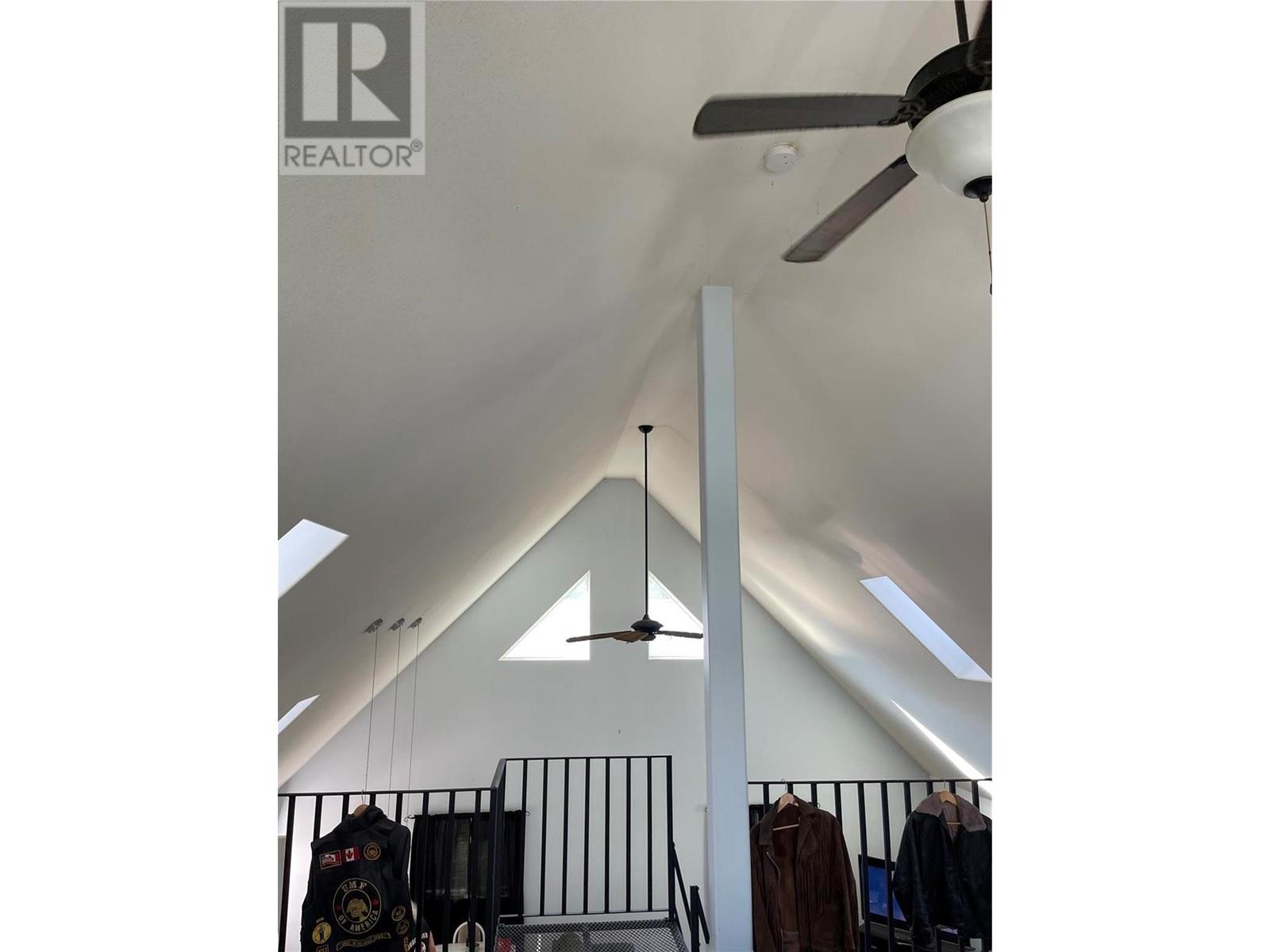 5763 Ponderosa Road, Falkland, British Columbia  V0E 1W0 - Photo 21 - 10331473