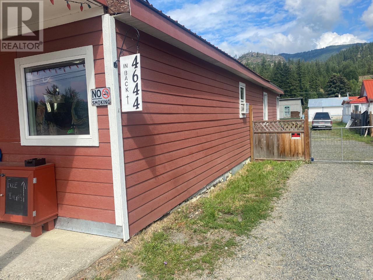 4646 Barriere Town Road, Barriere, British Columbia  V0E 1E0 - Photo 4 - 10331439