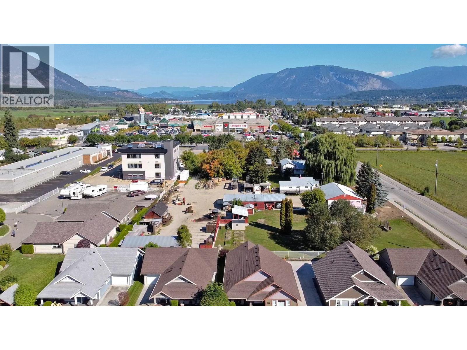 1091, 1131, 1171 10 Street Sw, Salmon Arm, British Columbia  V1E 1T2 - Photo 3 - 10331284