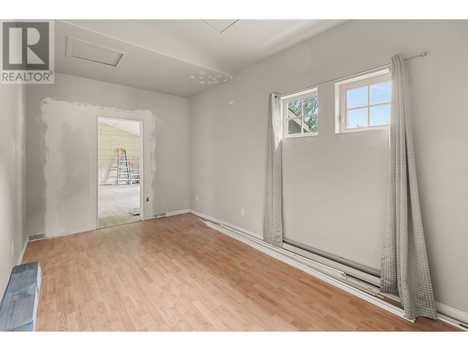 3830 Casorso Road, Kelowna, British Columbia  V1W 4R7 - Photo 39 - 10332713