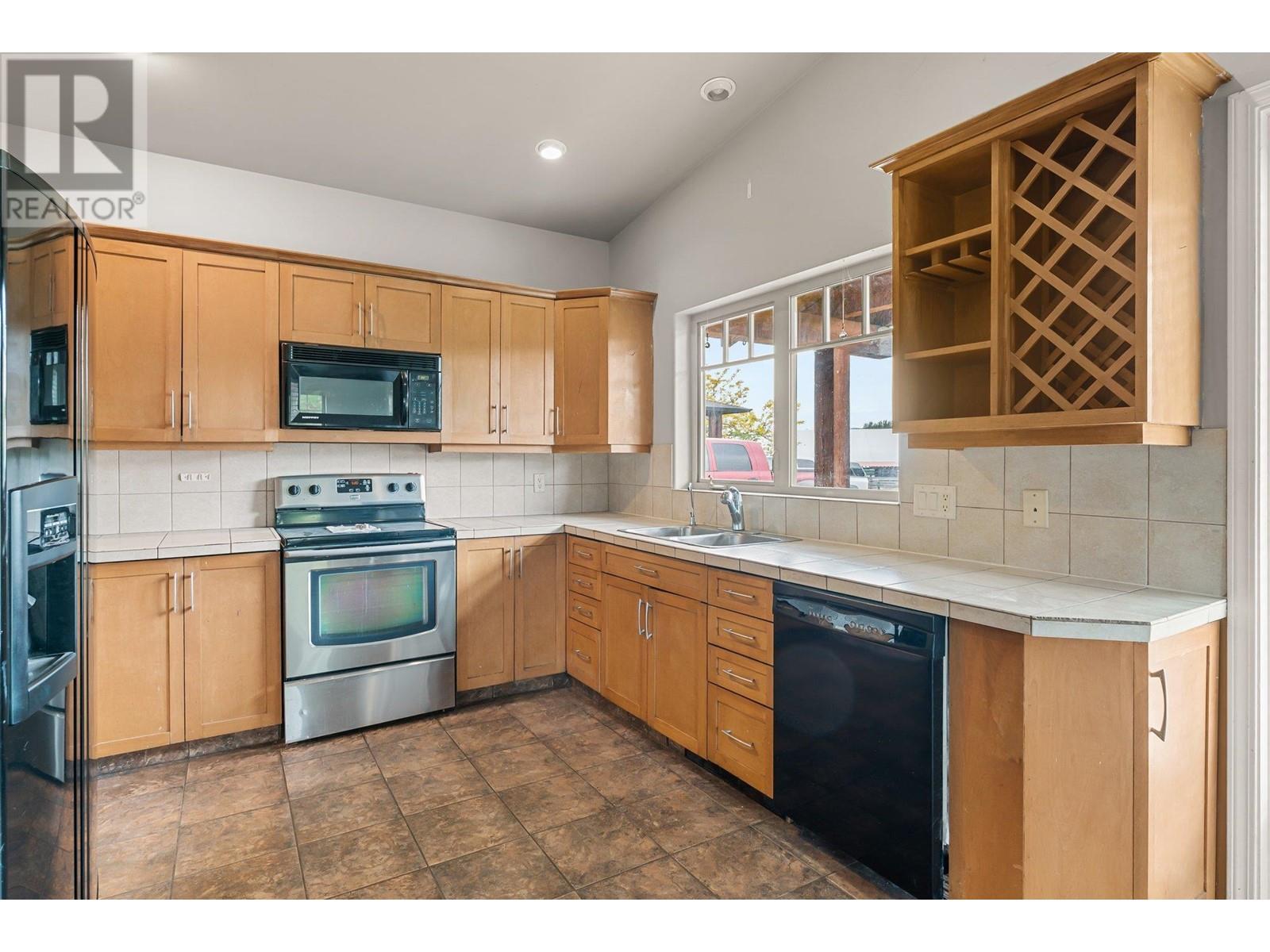 3830 Casorso Road, Kelowna, British Columbia  V1W 4R7 - Photo 44 - 10332713