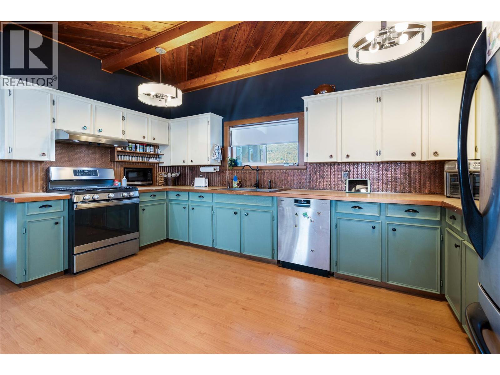 266 Mallory Road, Enderby, British Columbia  V4Y 4H9 - Photo 19 - 10332976