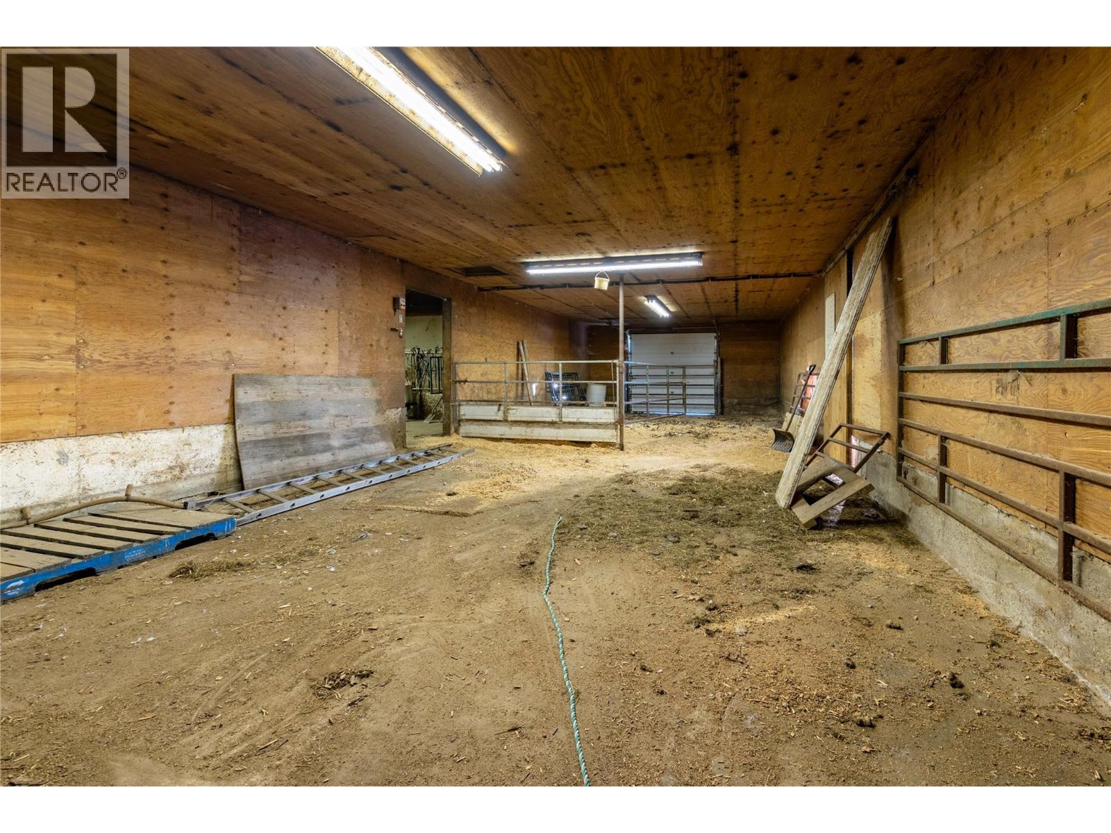 266 Mallory Road, Enderby, British Columbia  V4Y 4H9 - Photo 9 - 10332976