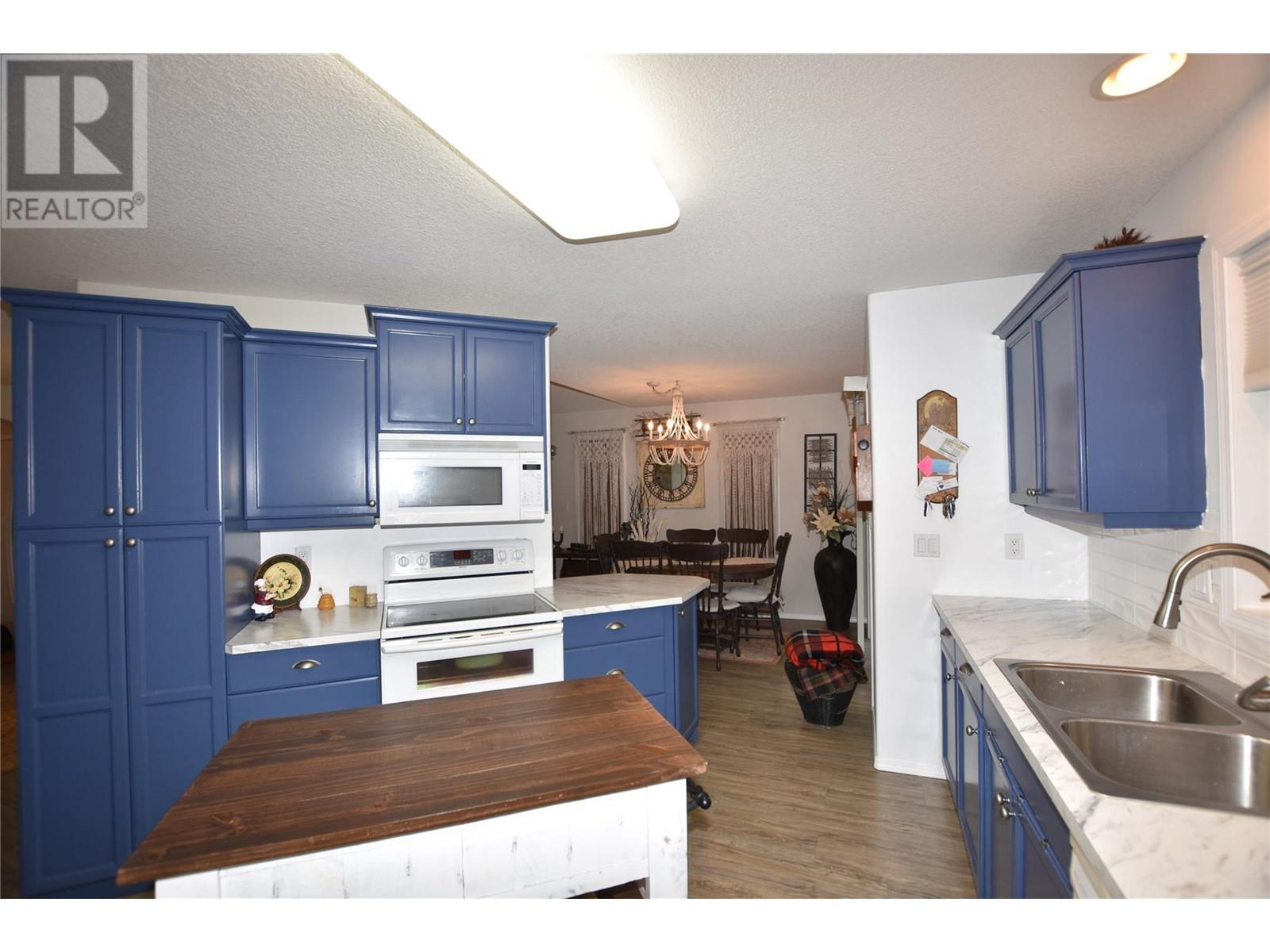 606 Nighthawk Avenue, Vernon, British Columbia  V1H 2A1 - Photo 18 - 10333198