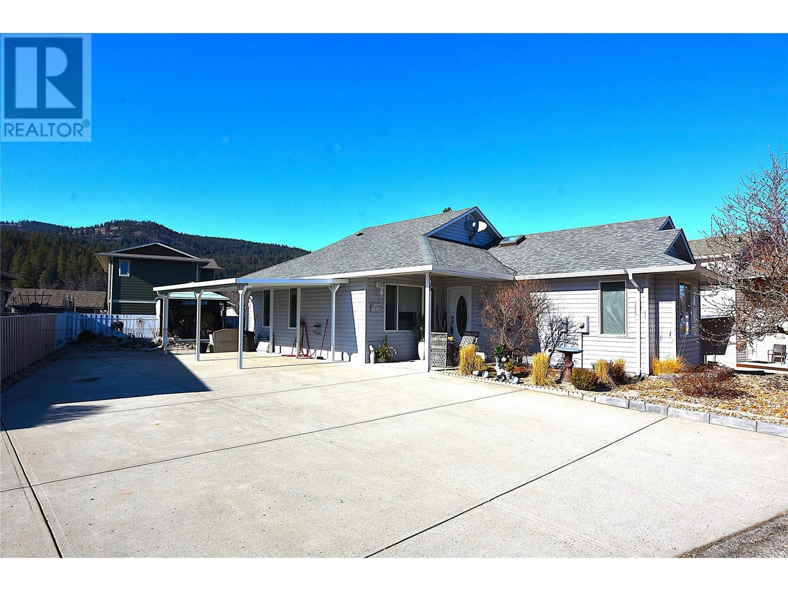 606 Nighthawk Avenue, Vernon, British Columbia  V1H 2A1 - Photo 2 - 10333198