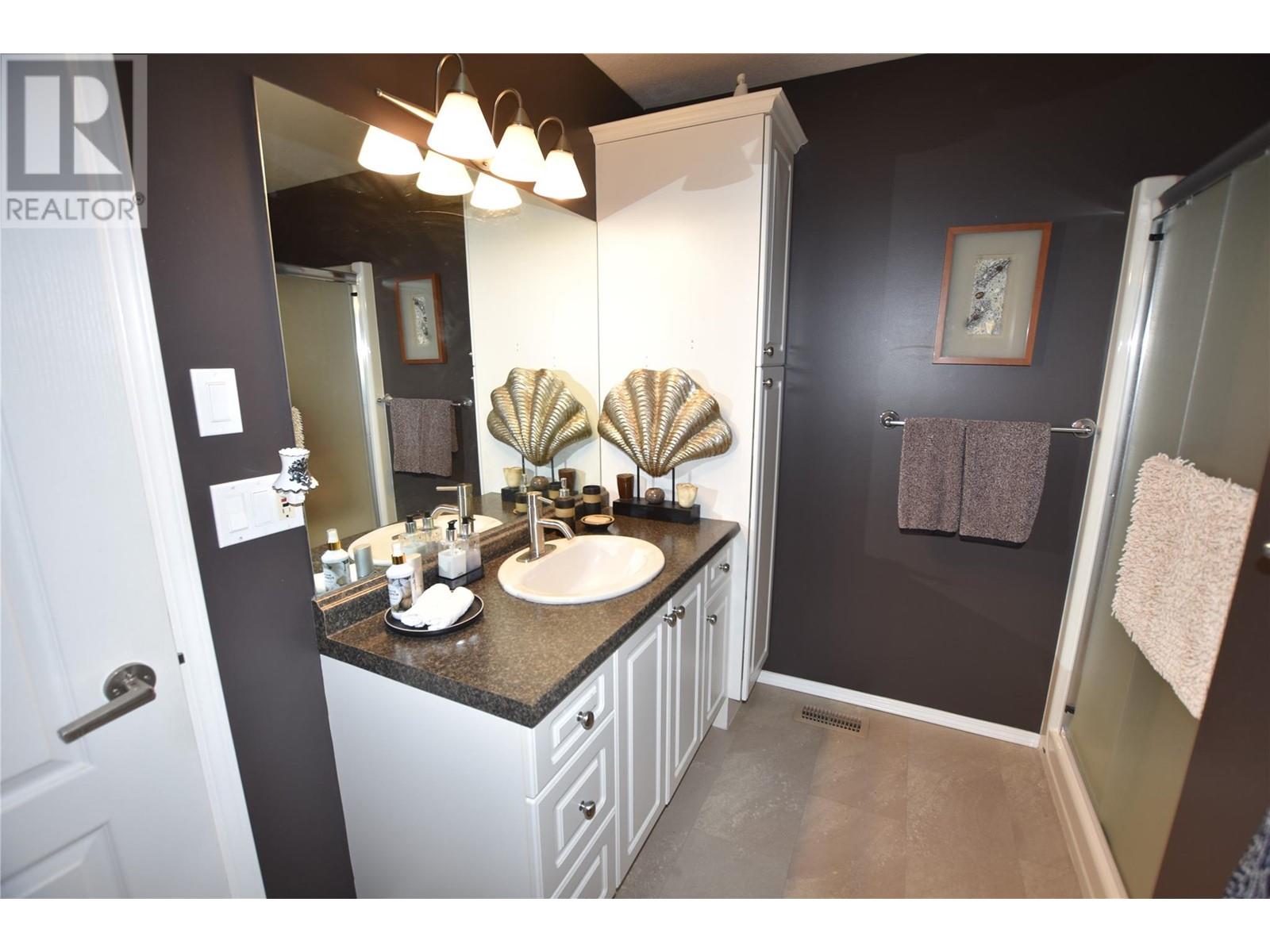 606 Nighthawk Avenue, Vernon, British Columbia  V1H 2A1 - Photo 32 - 10333198