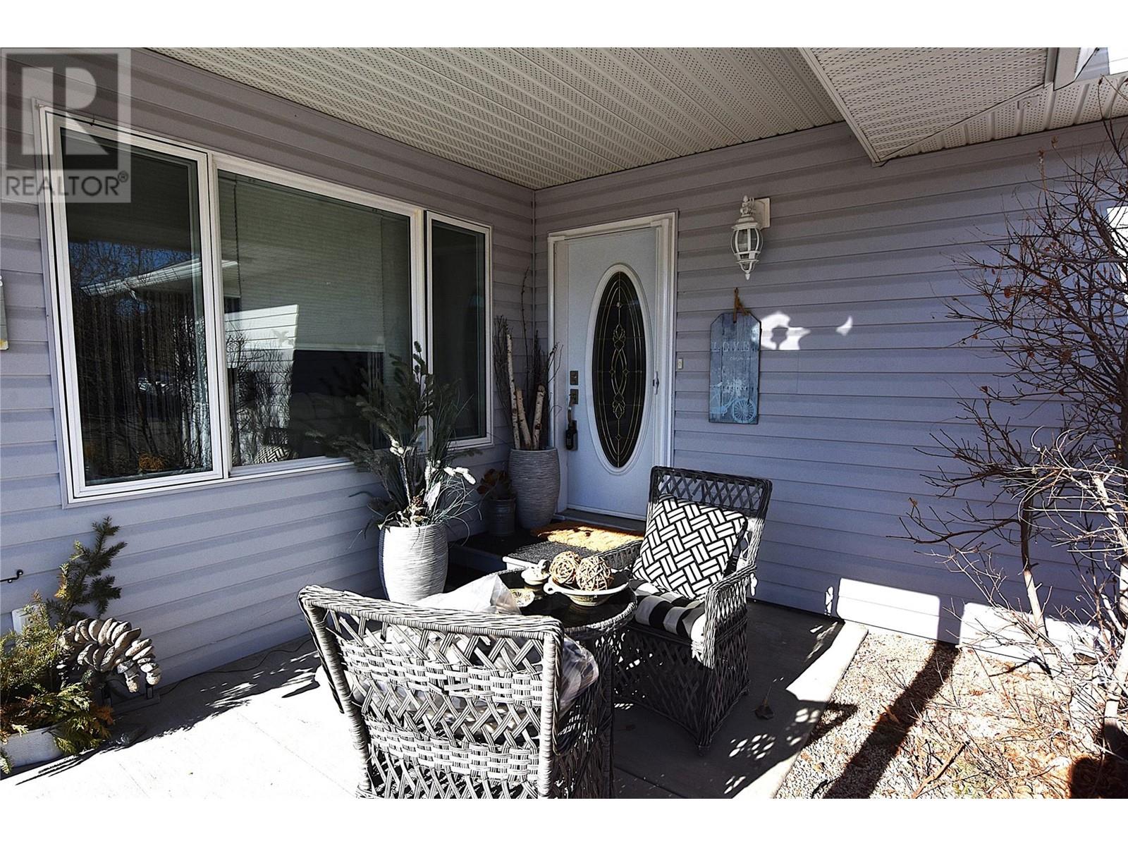 606 Nighthawk Avenue, Vernon, British Columbia  V1H 2A1 - Photo 4 - 10333198