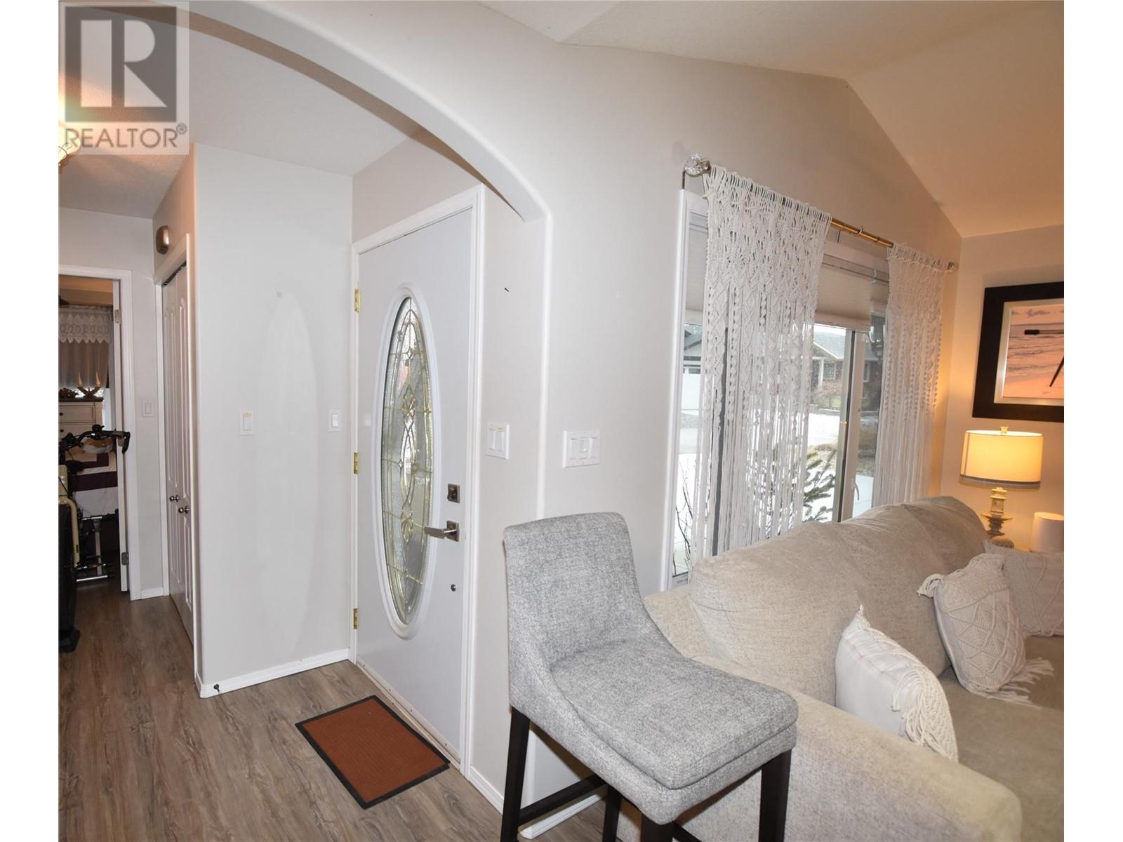 606 Nighthawk Avenue, Vernon, British Columbia  V1H 2A1 - Photo 5 - 10333198