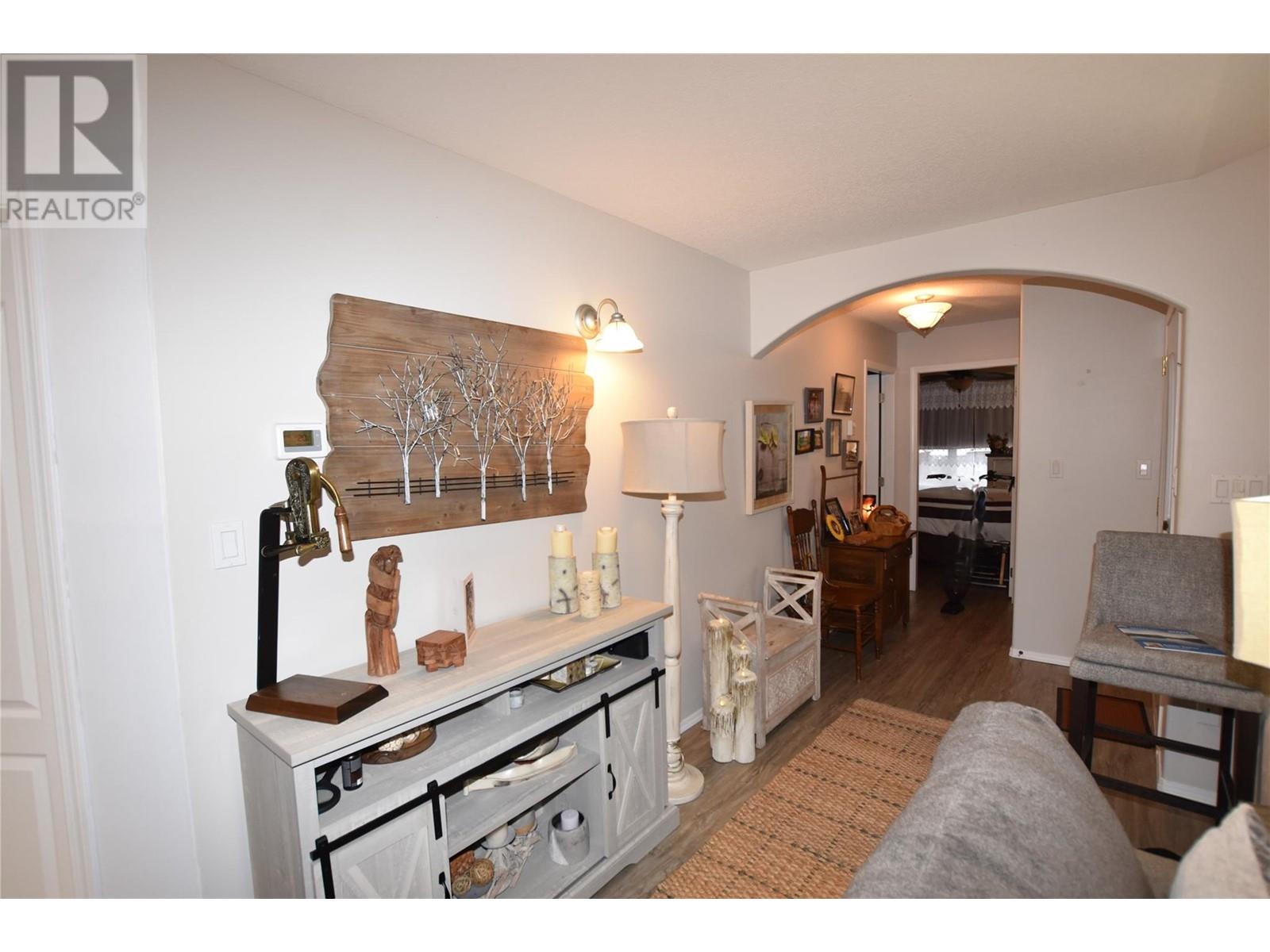 606 Nighthawk Avenue, Vernon, British Columbia  V1H 2A1 - Photo 6 - 10333198